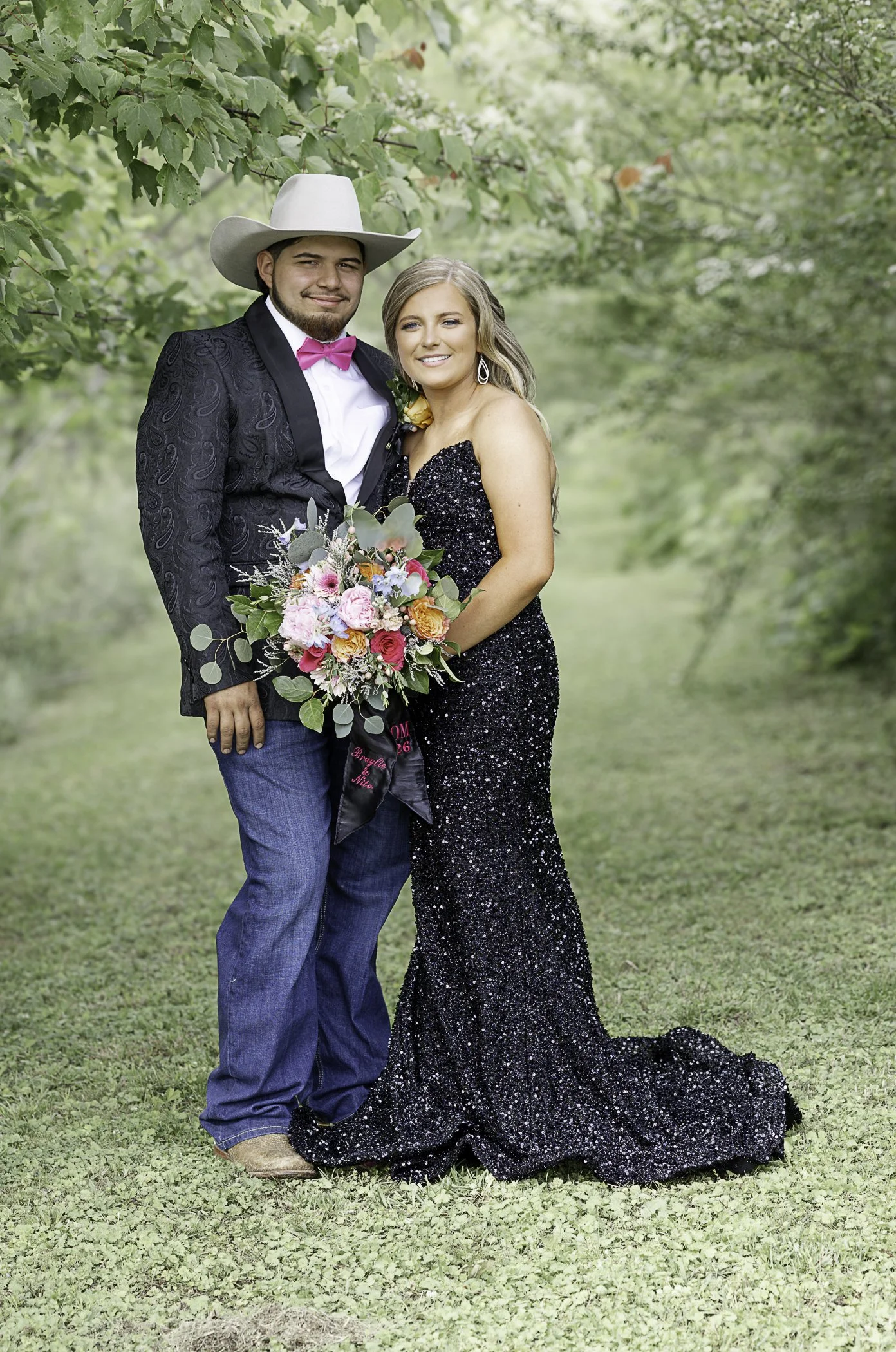 Outdoor natural light Prom Portraits. 