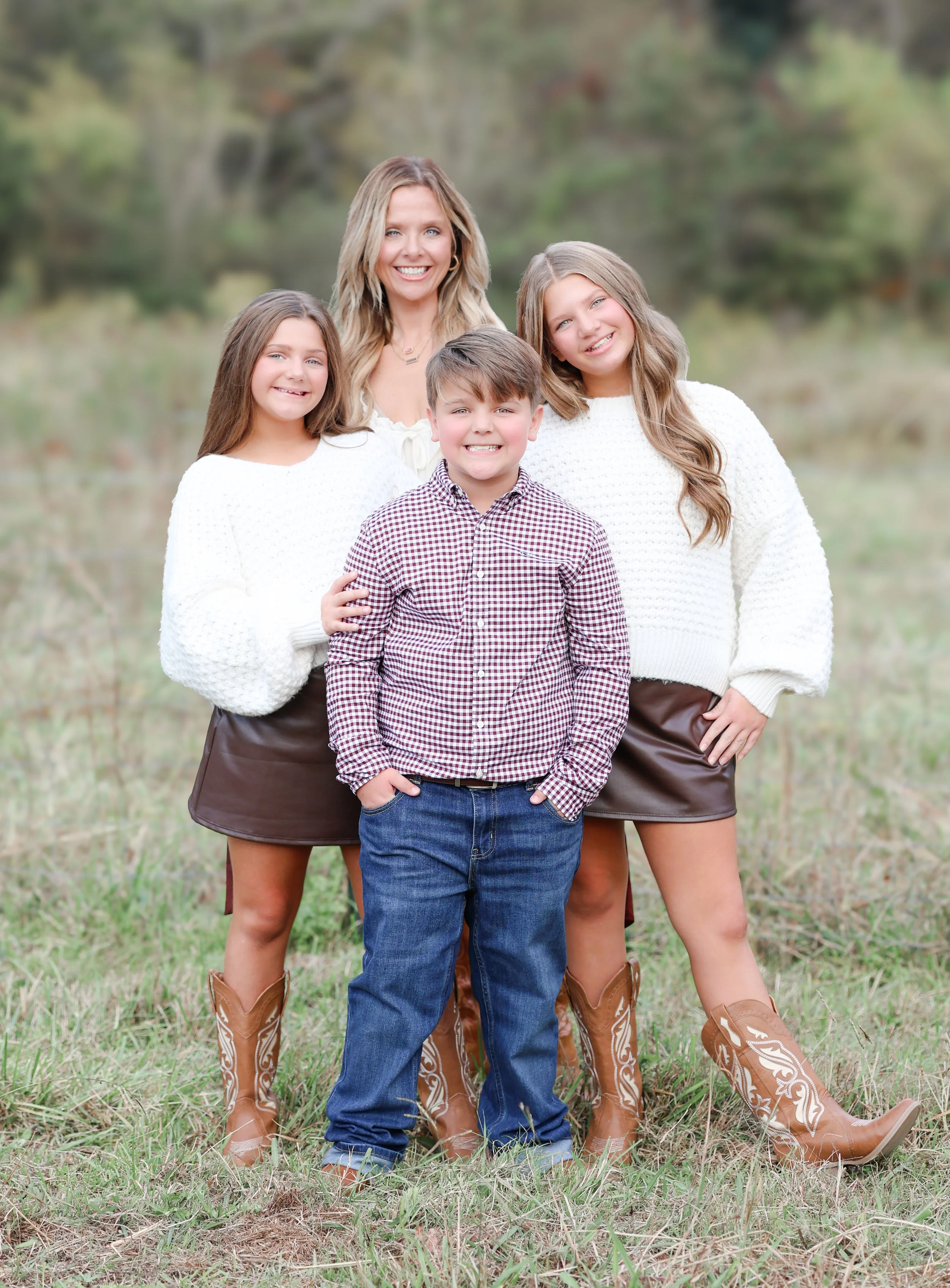Outdoor family photography in DeKalb County Alabama by Little River Lens Photography