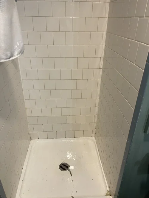 AFTER - expert shower transformation as part of our Airbnb/Vrbo cleaning service