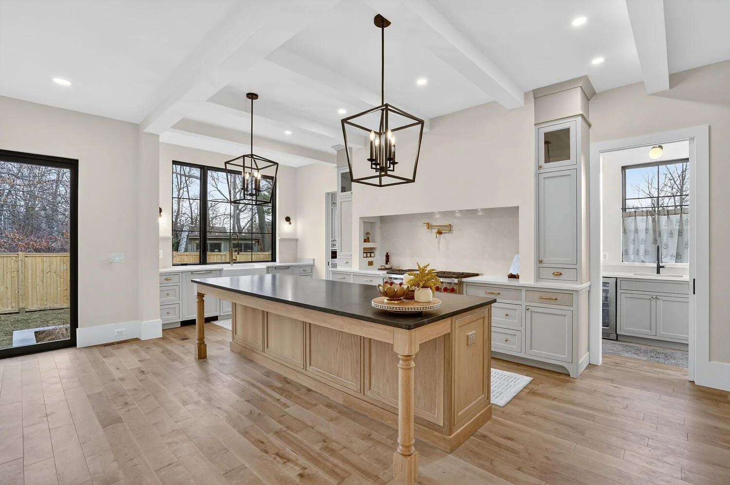 Kitchen Island, Range