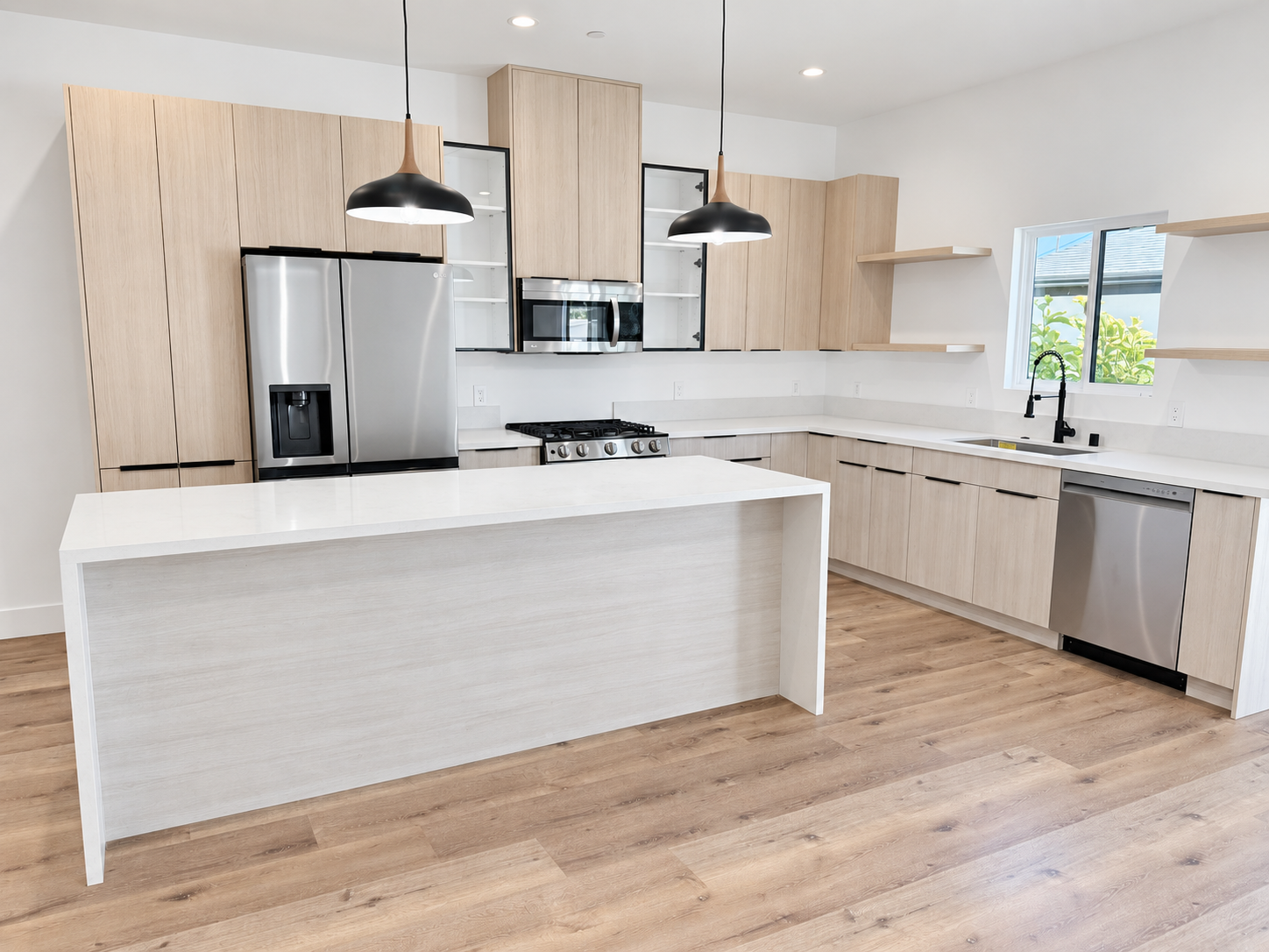 Kitchen Landing Photo.png