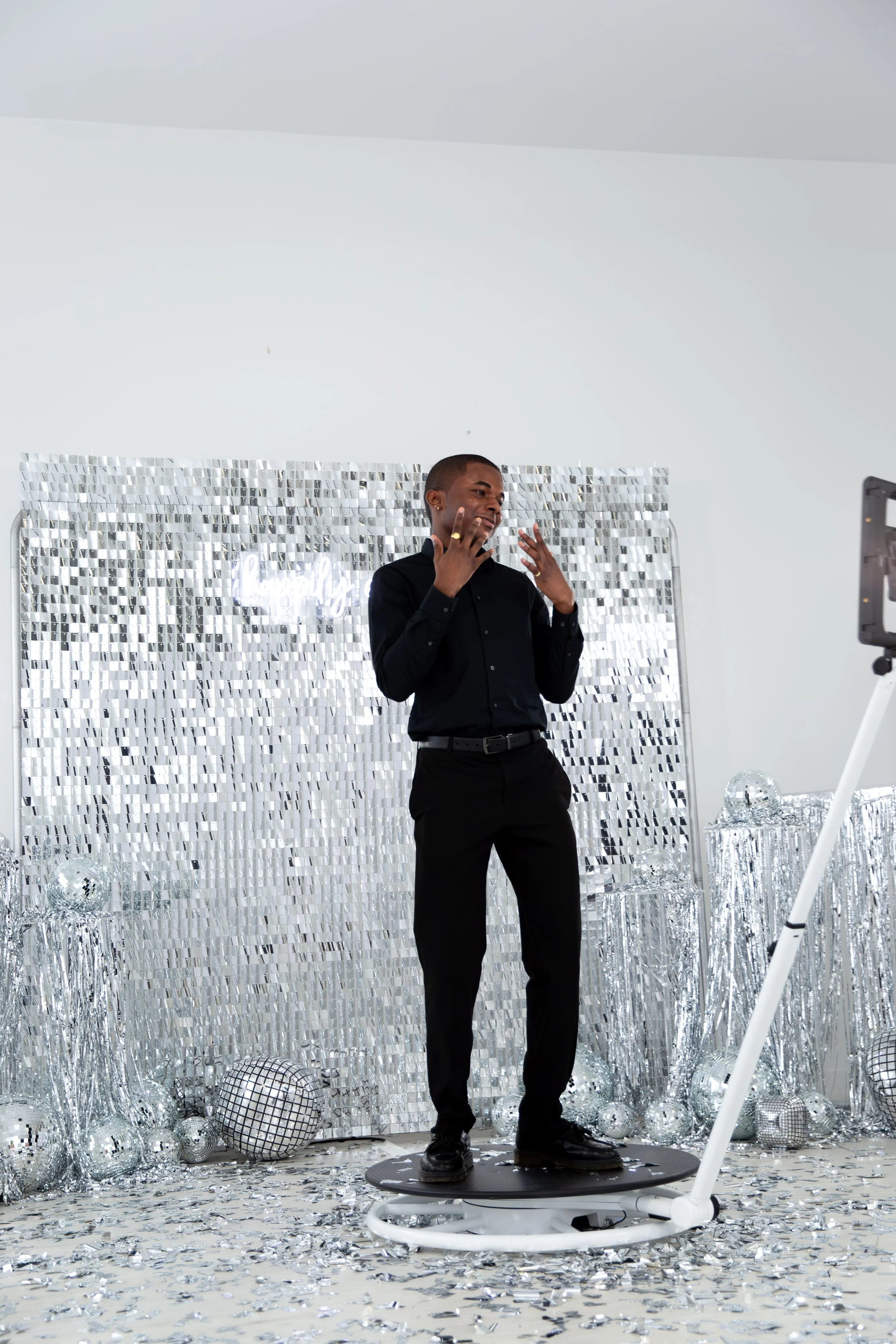 sleek, clean and modern style 360 photo booth.