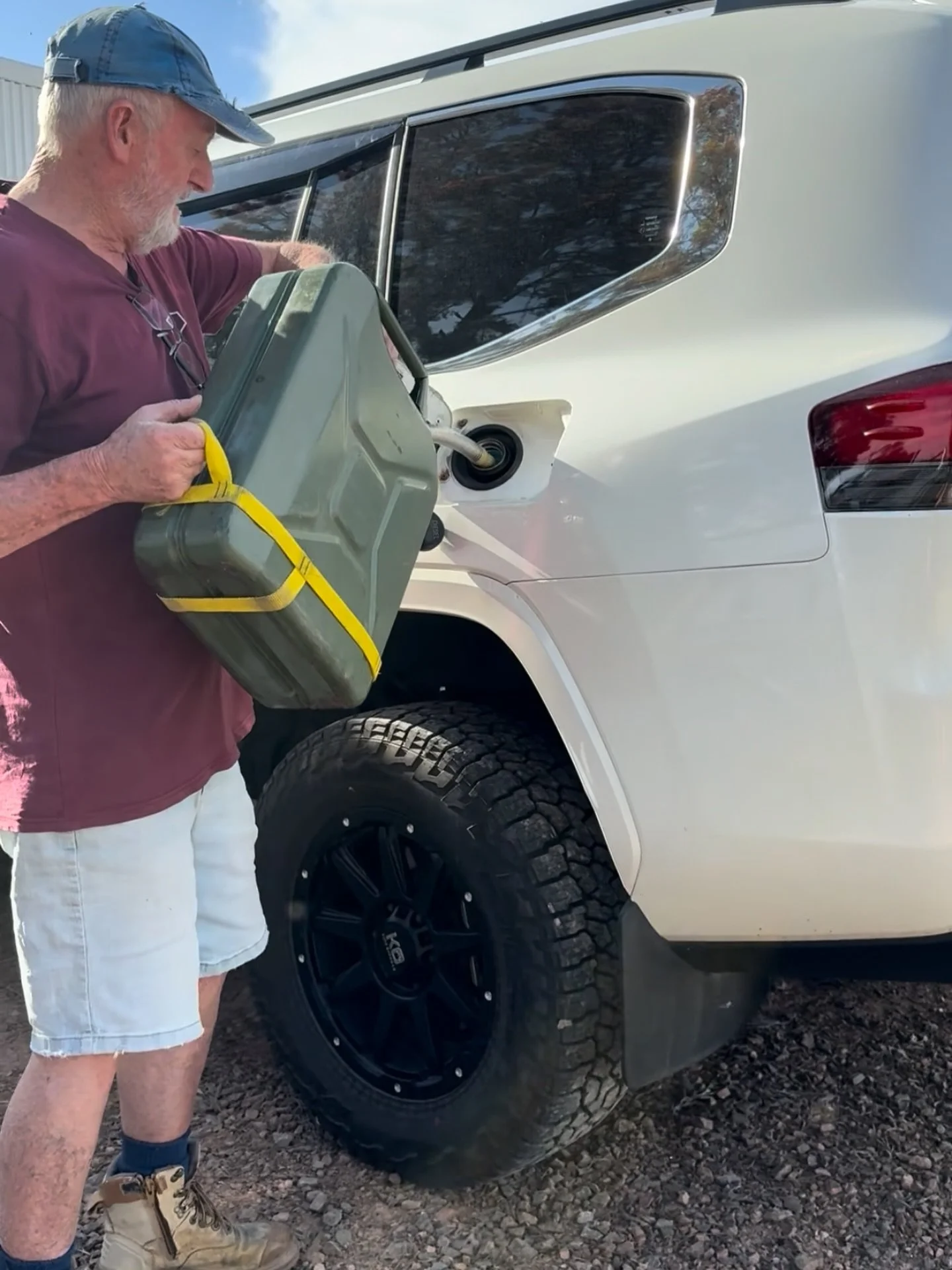 🎄 Stuck on Christmas gifts?
Same.

Jerry can holders.
Practical. 
And far better than another pair of socks.

Great for:
✔️ Campers
✔️ Tradies
✔️ 4WD lovers
✔️ &ldquo;Don&rsquo;t buy me anything&rdquo; dads

Done. ⬇️

https://www.jerrycaninnovations