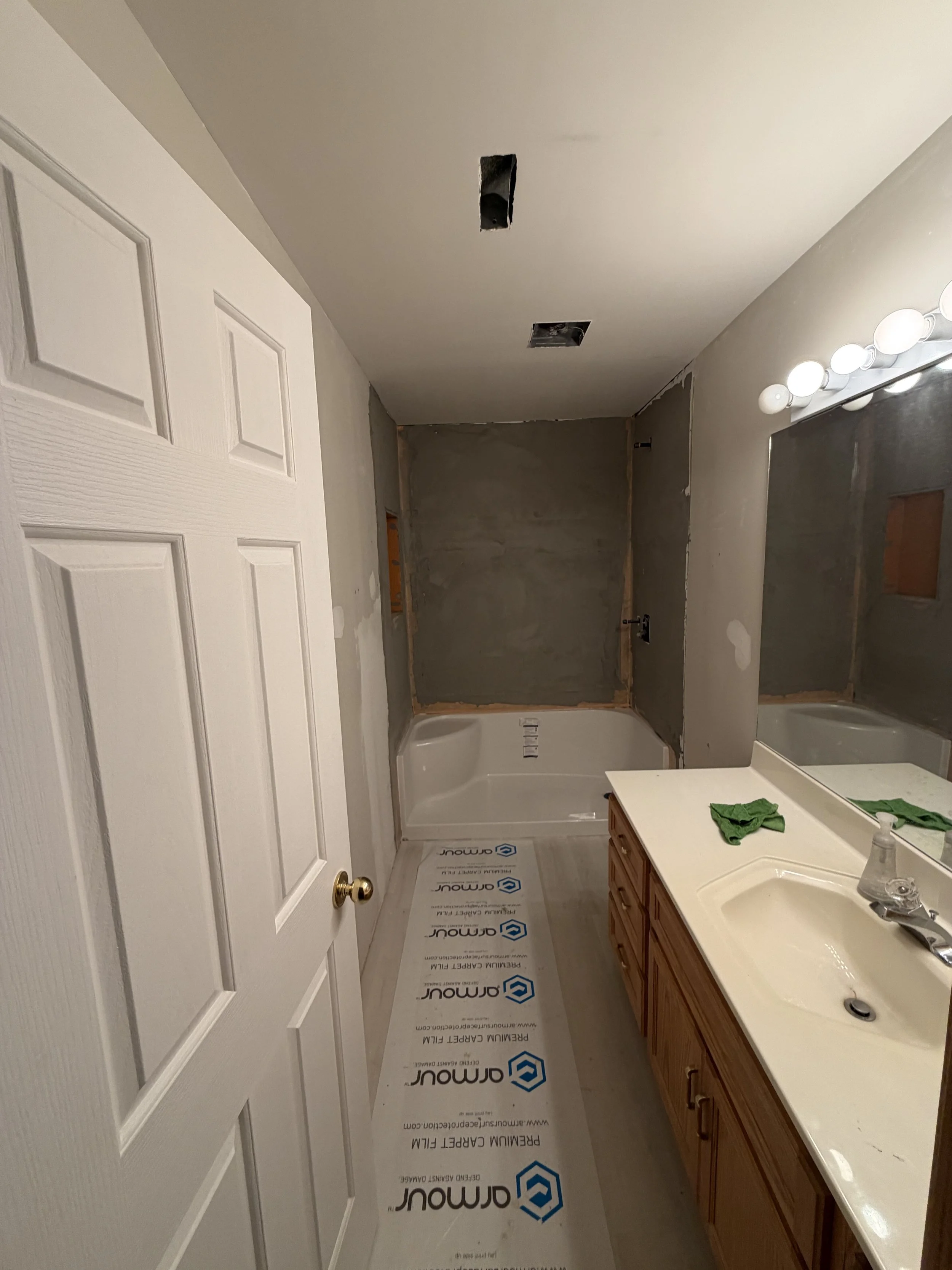 Scratch coat for tiles