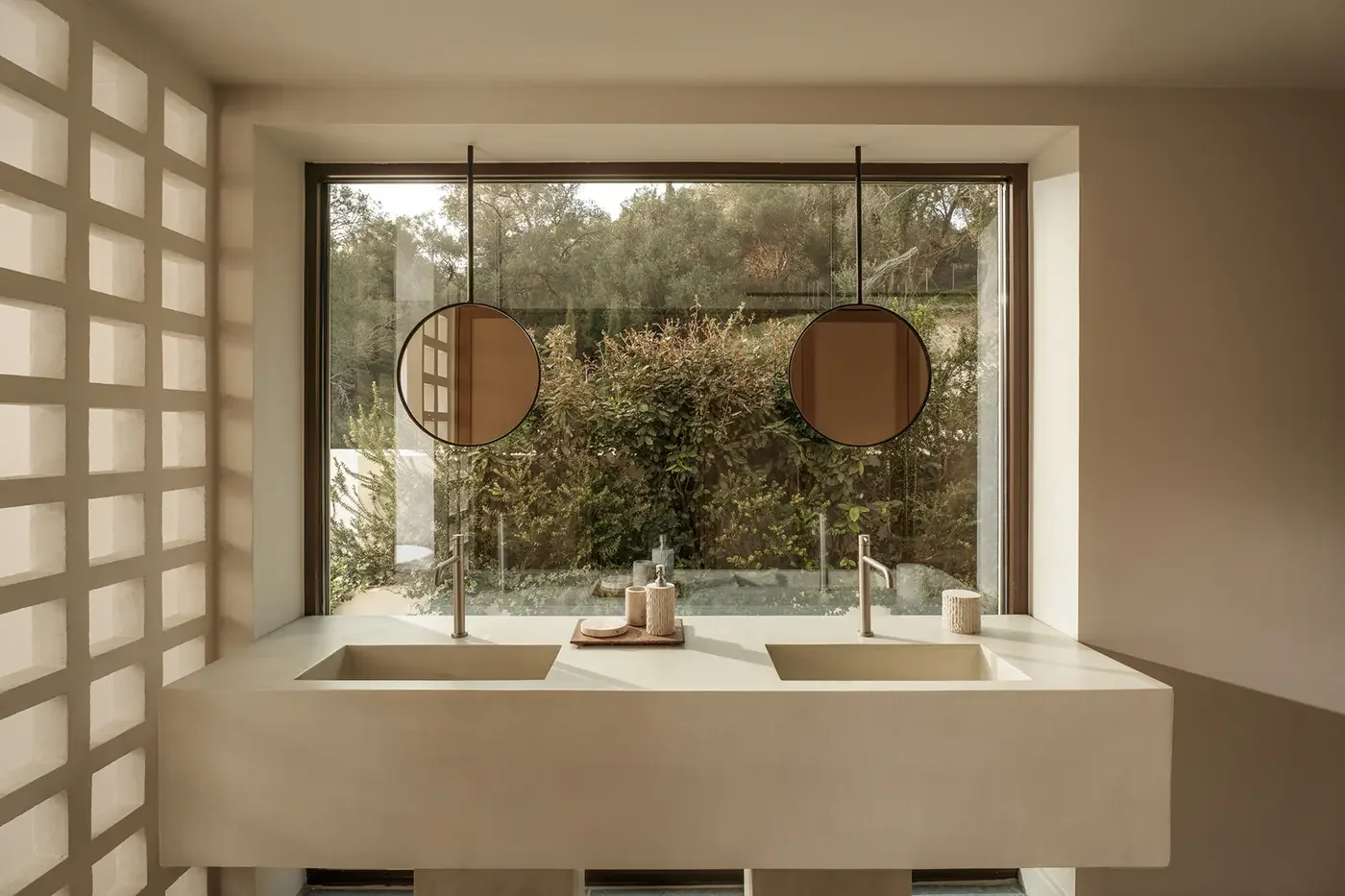 Villa Olea master bedroom 8.webp