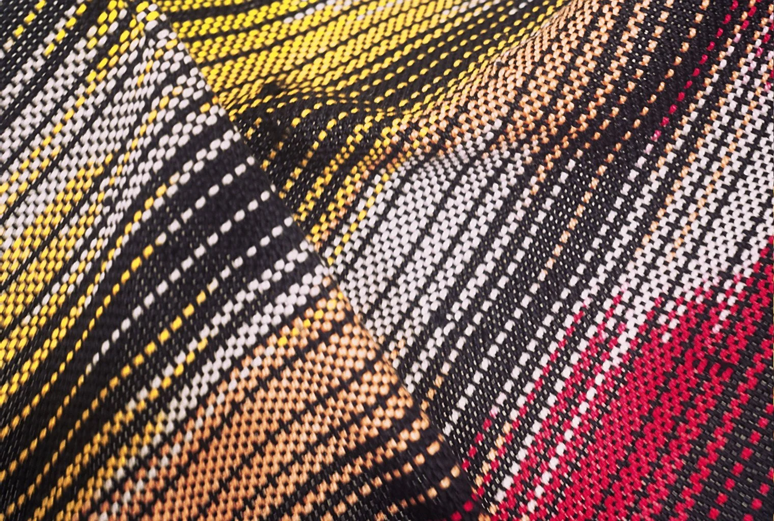 Detail rainbow Weaving - Hand-woven and hand-dyed - Cottom
