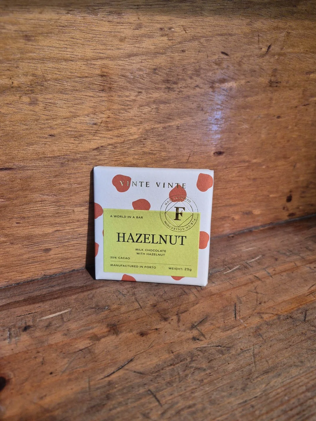 Vinte Vinte / Milk Chocolate Hazelnut - 25g