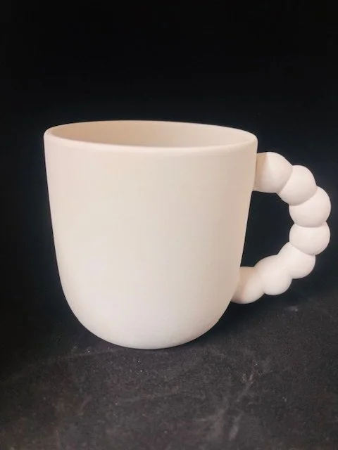 107/21 PERLE Becher mit Perlenhenkel, Ø 9,5cm, H 9cm