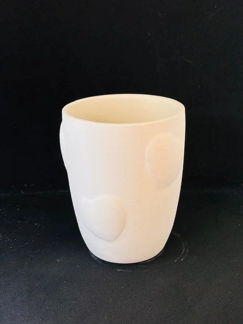 Art. 108 / K1, Herz Becher Relief, Ø 7,5cm, H 10cm, 200ml