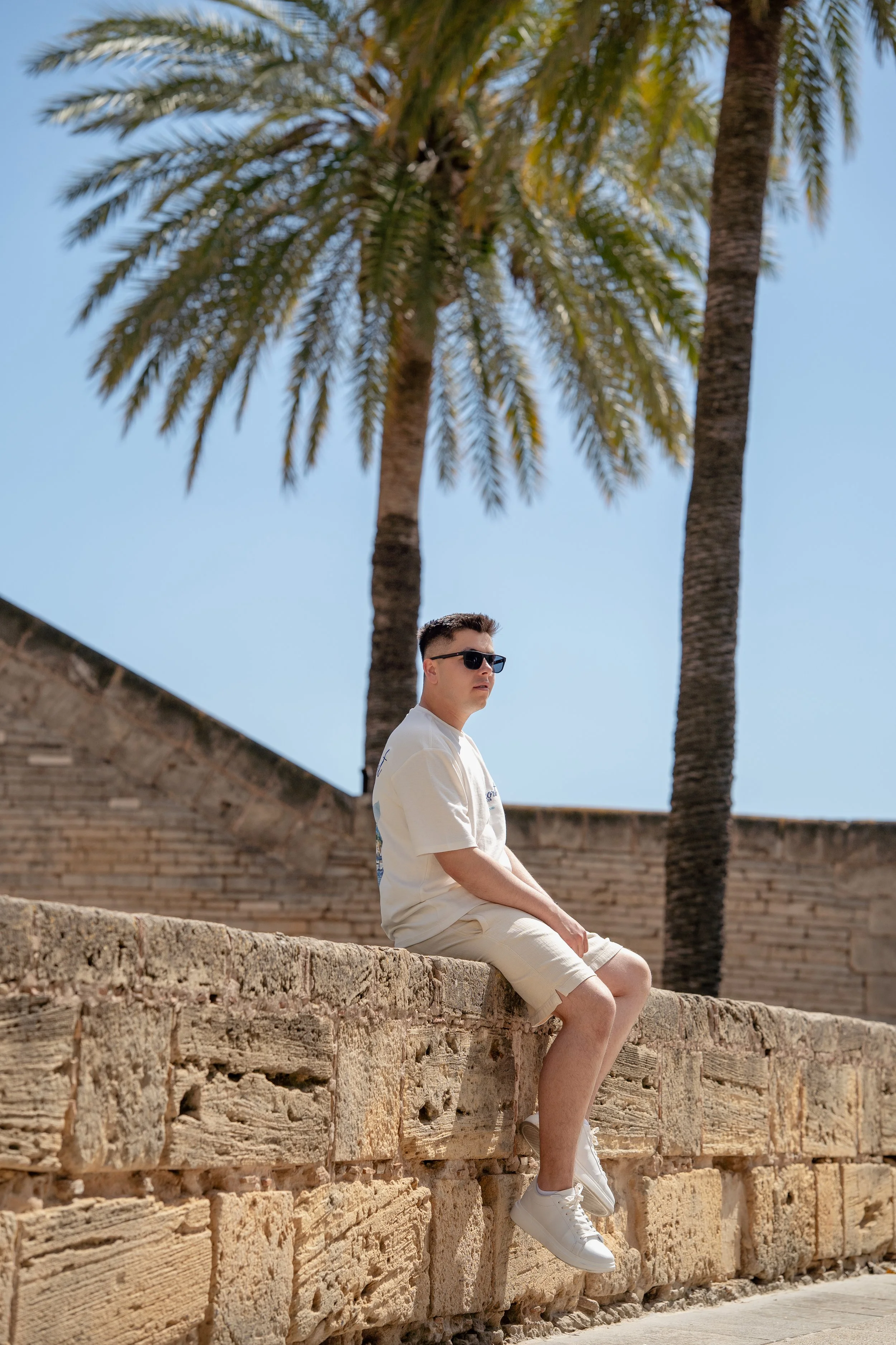 individual-photoshoot-mallorca-palma-old-town-sitting-01.jpg