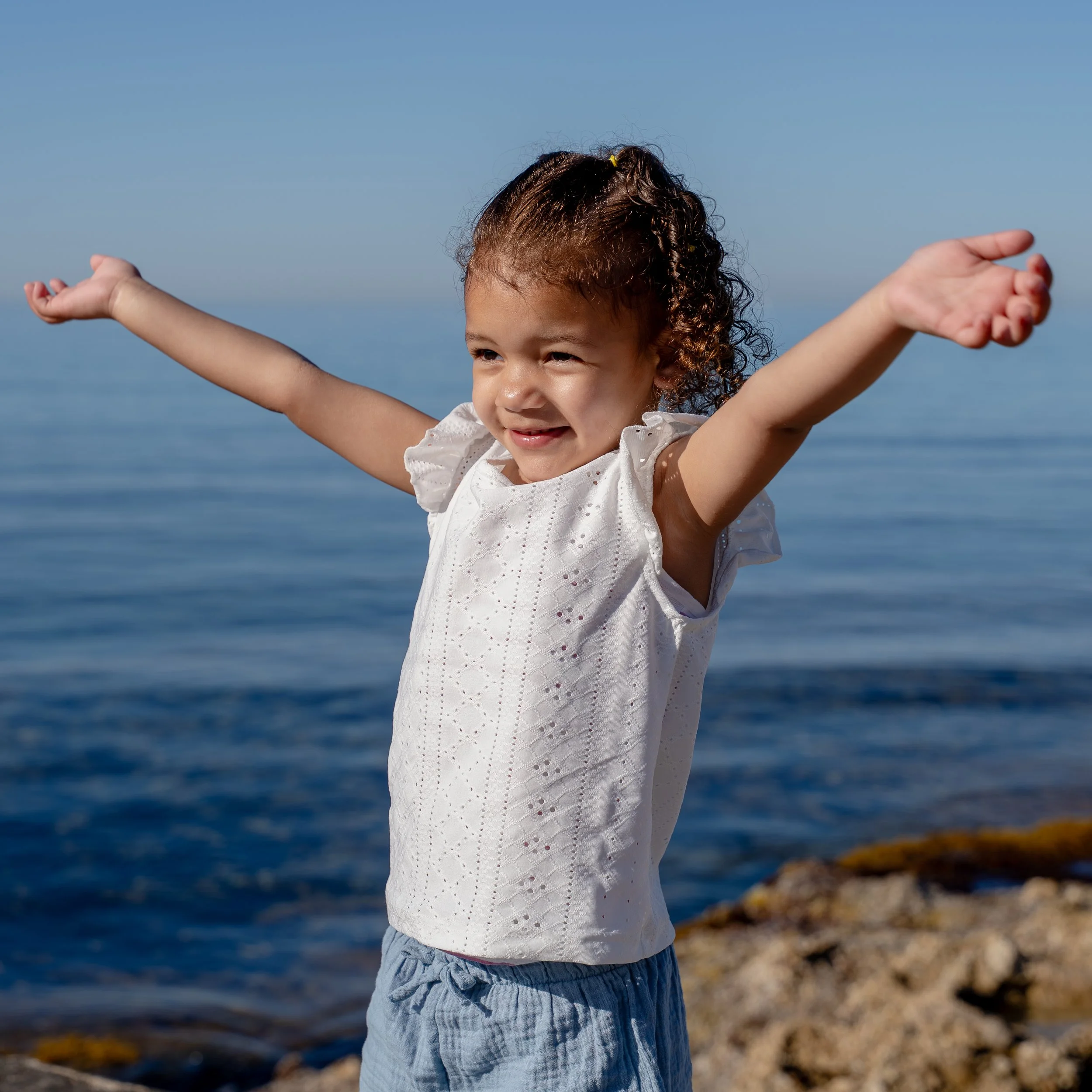 photoshoot-mallorca-little-child-santa-ponsa-beach.jpg
