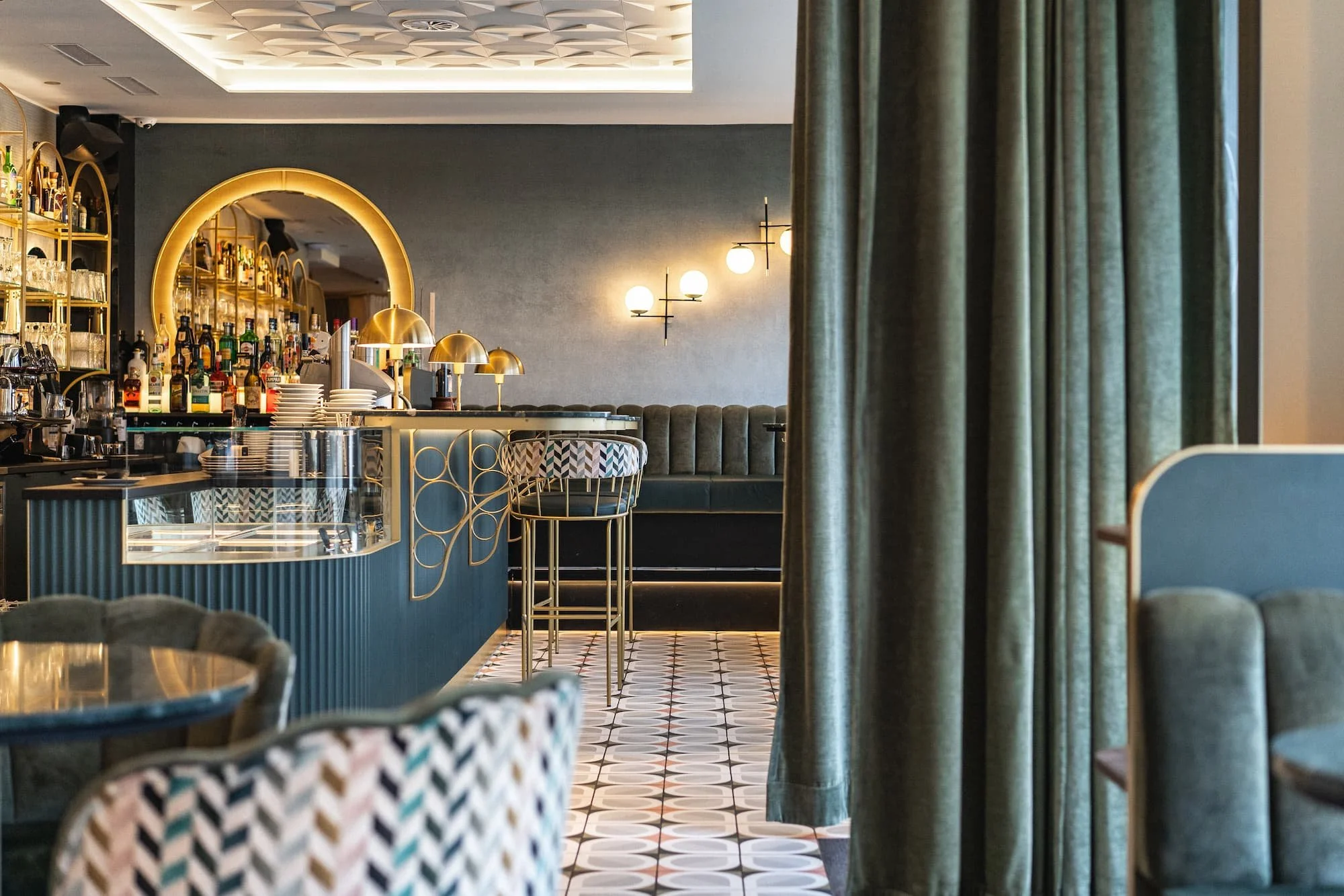 rio-cafe-bar-dornbirn-theke.jpg