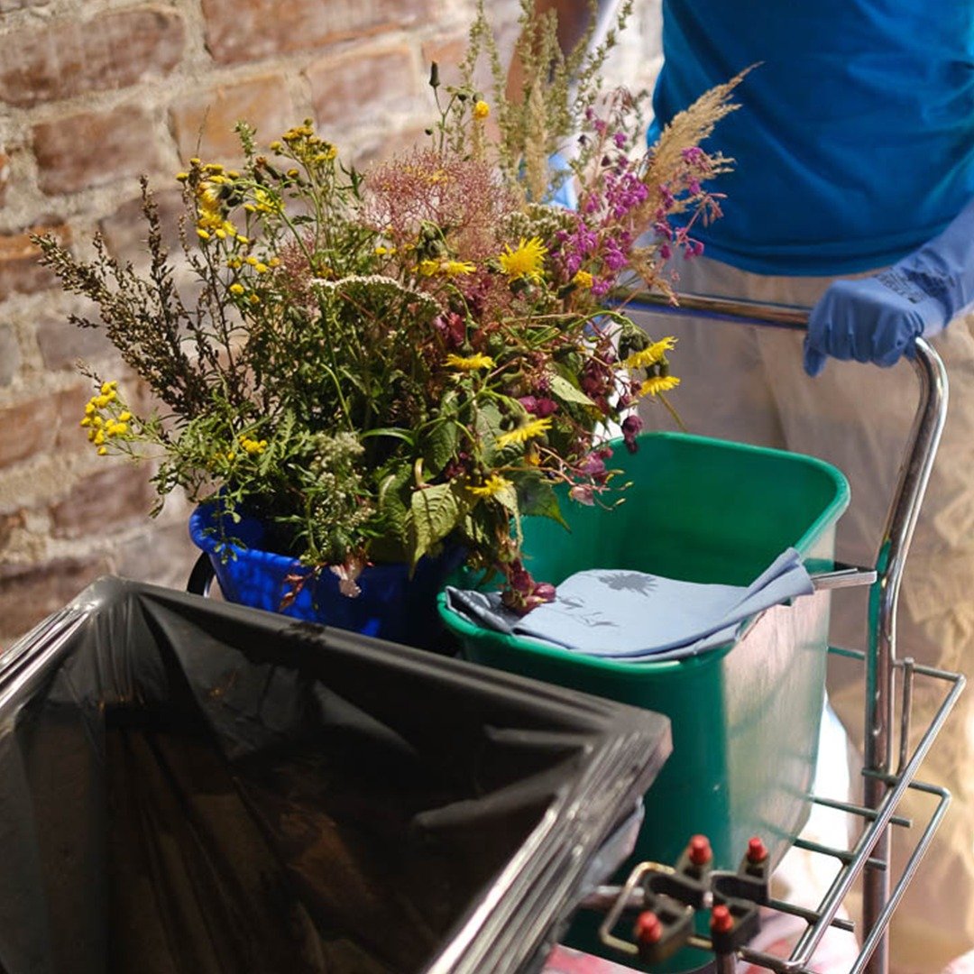 Kukkia kaikille yritt&auml;jille 🌸🌷 

Yritt&auml;jyys on rohkeutta hyp&auml;t&auml; tuntemattomaan ja uskoa omaan tekemiseen. Yritt&auml;jyys on my&ouml;s sinnikkyytt&auml; jatkaa silloinkin, kun tie on v&auml;h&auml;n kuoppainen. 

Hyv&auml;&auml;