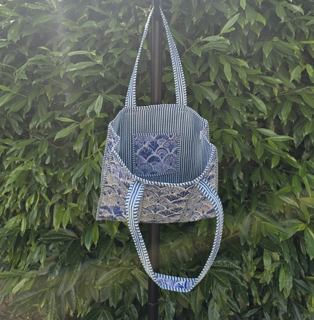 SHELLY blue on white pok.jpg