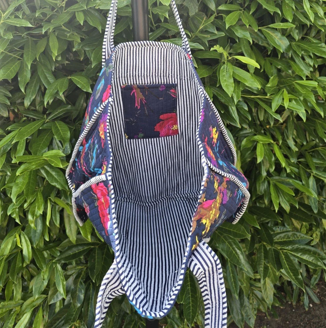 PARADISE navy pok.jpg
