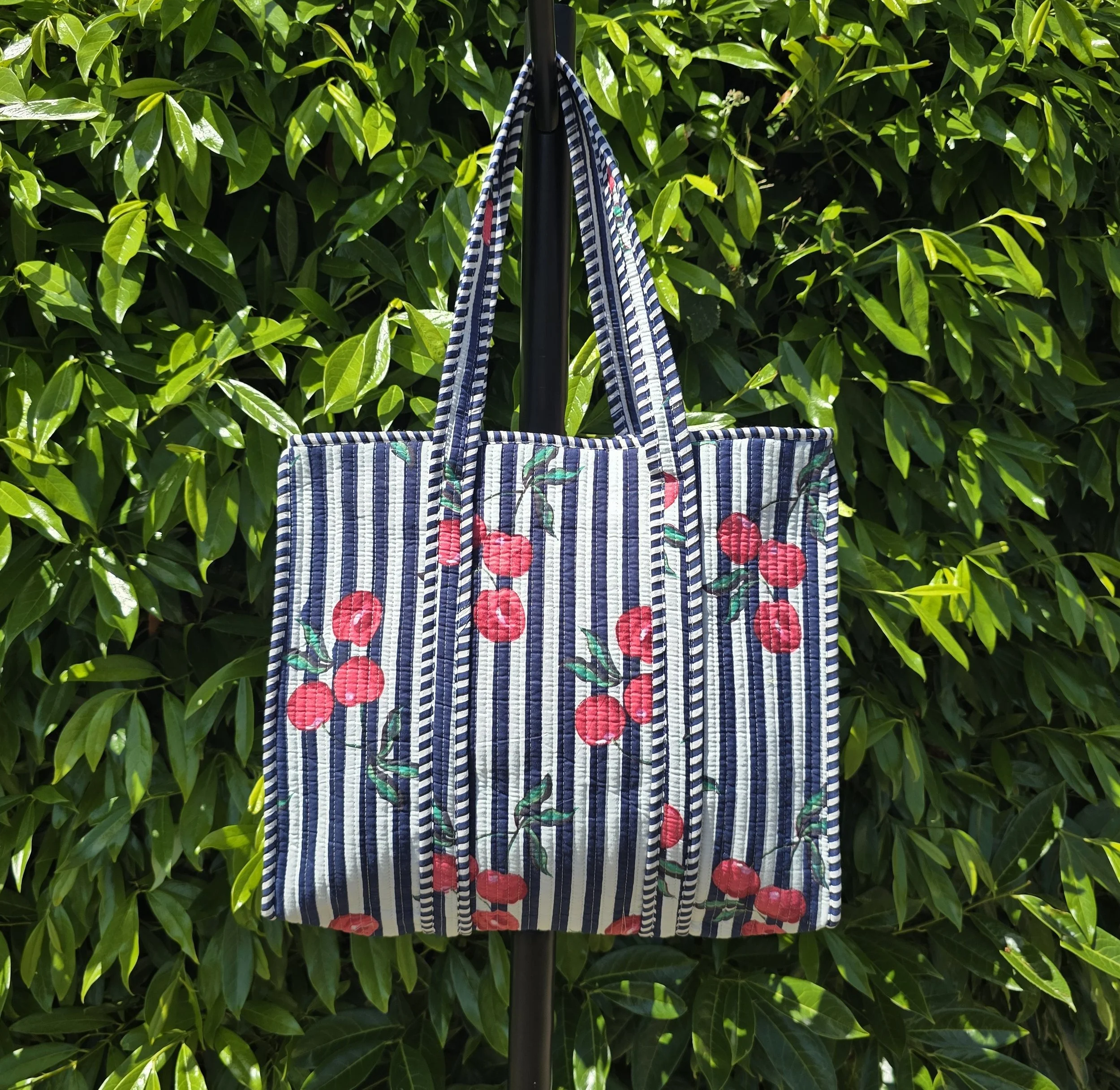 Kantha Quilted MEDIUM Tote with ZIP (CHERRY on Navy)