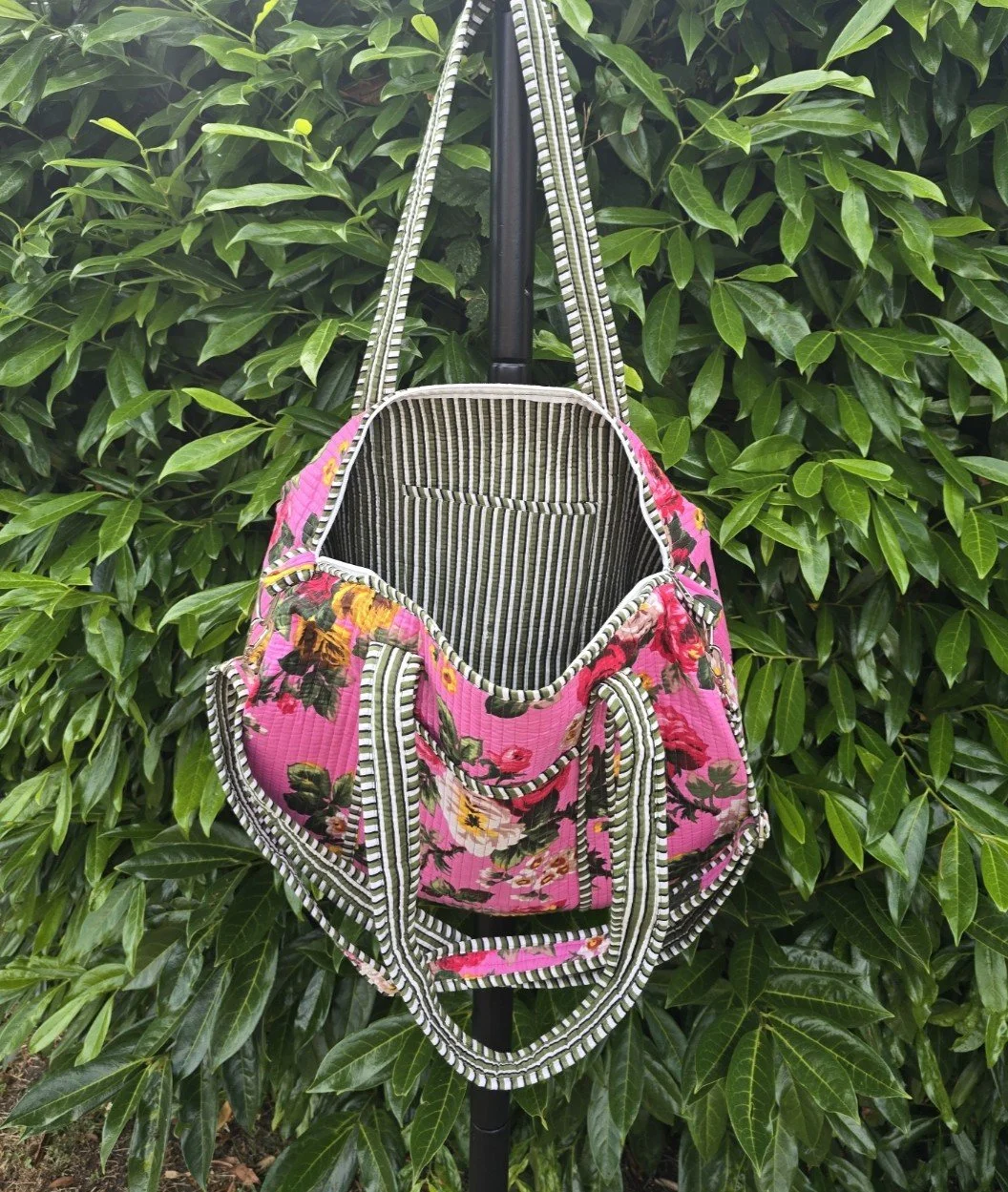 ROSE GARDEN duffel pok.jpg