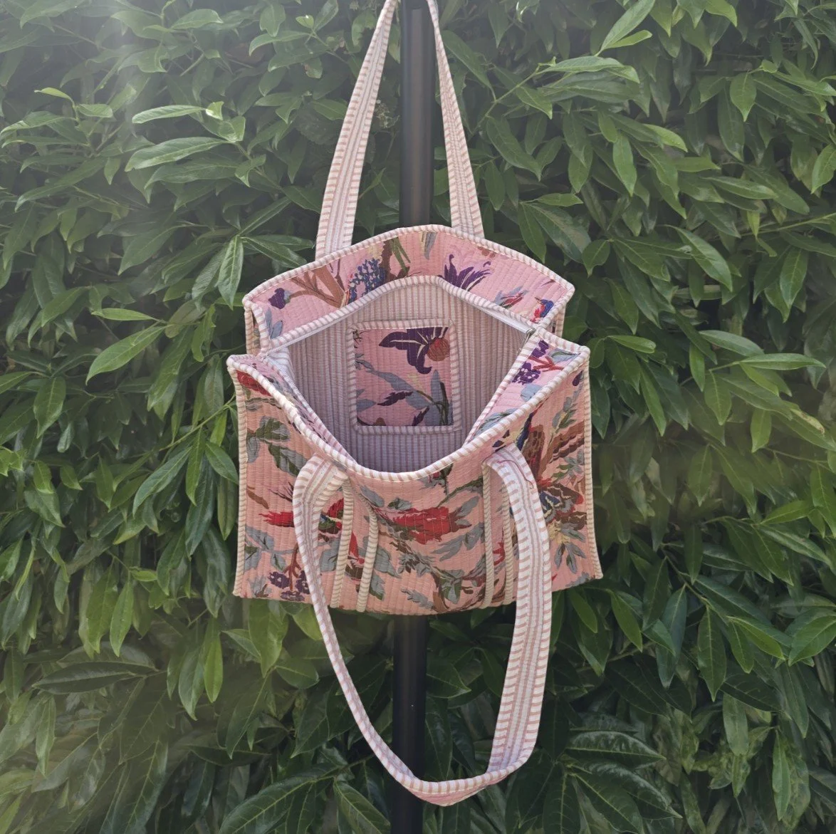 PARADISE pink pok.jpg