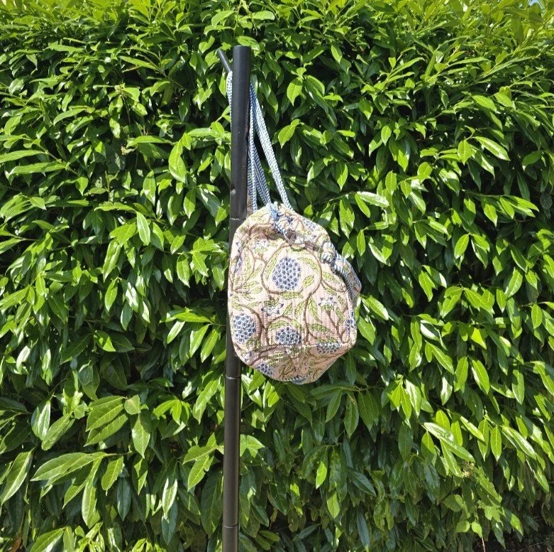 BLACKBERRY Duffel side.jpg
