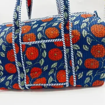 blue orange duffel 2.webp