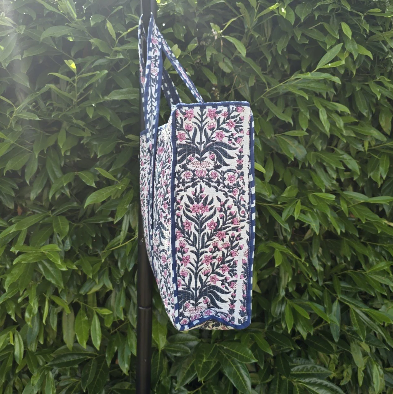 VICTORIA Blue white side.jpg