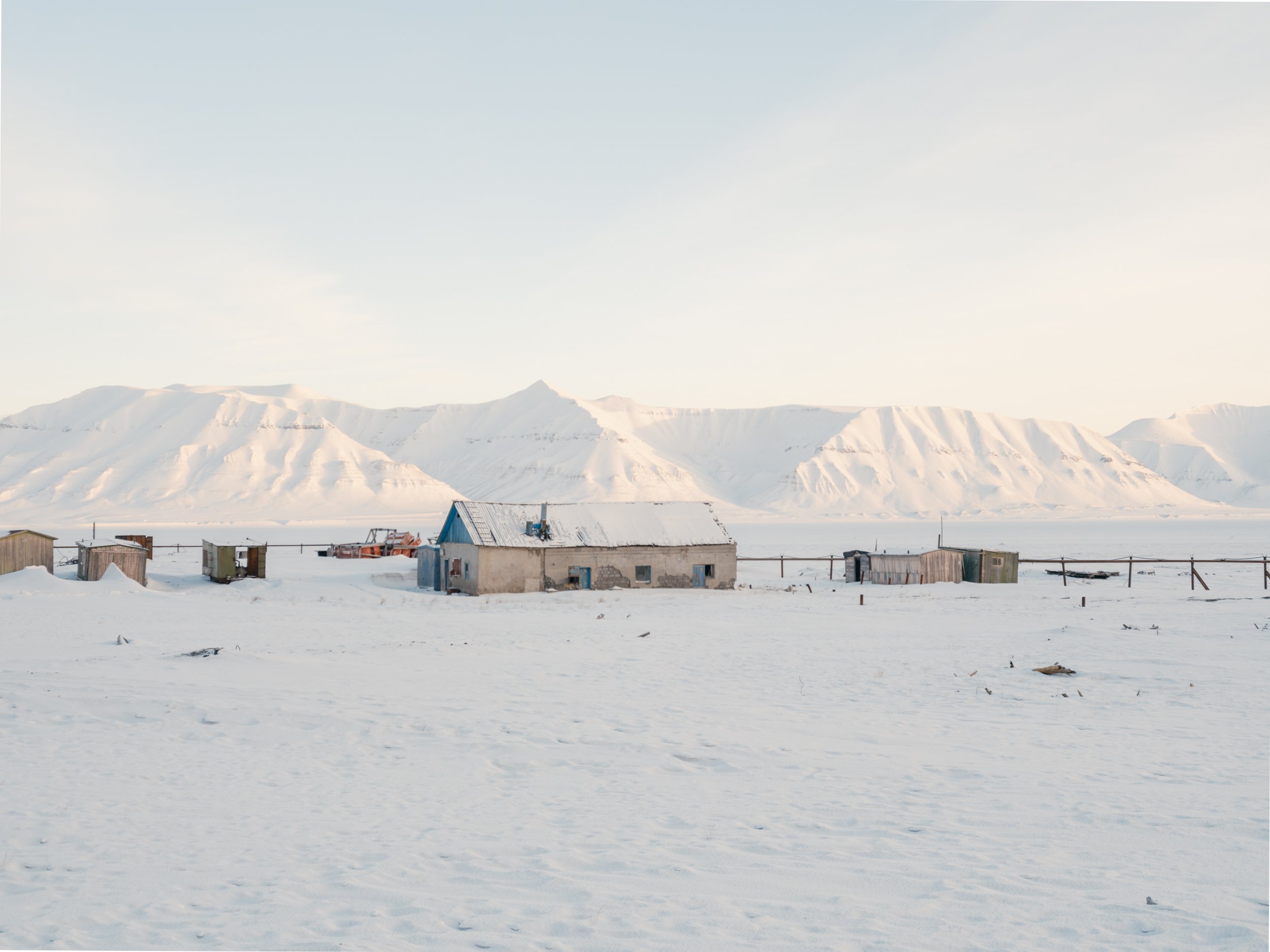 The Farm, Pyramiden