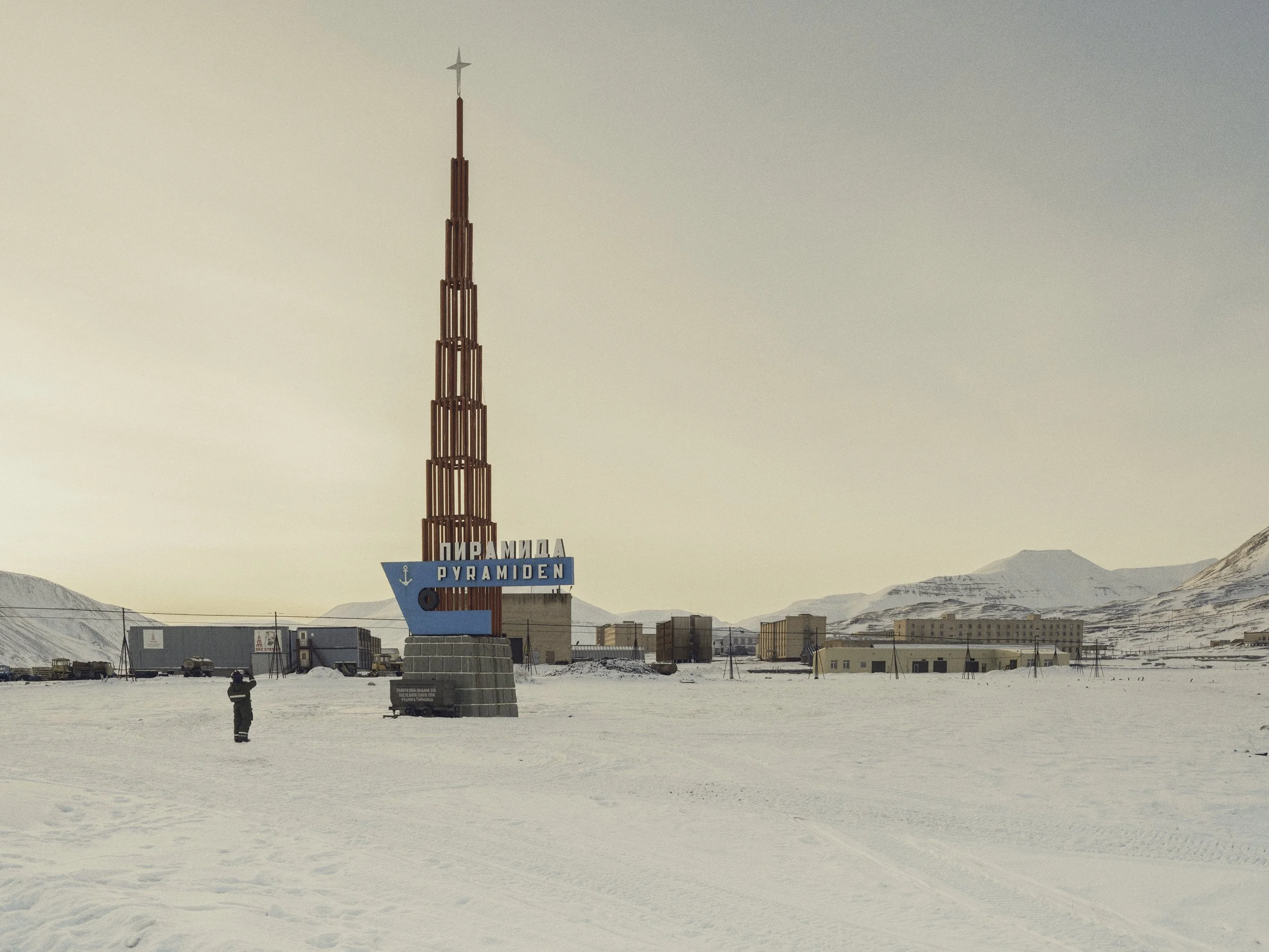 Monument, Pyramiden