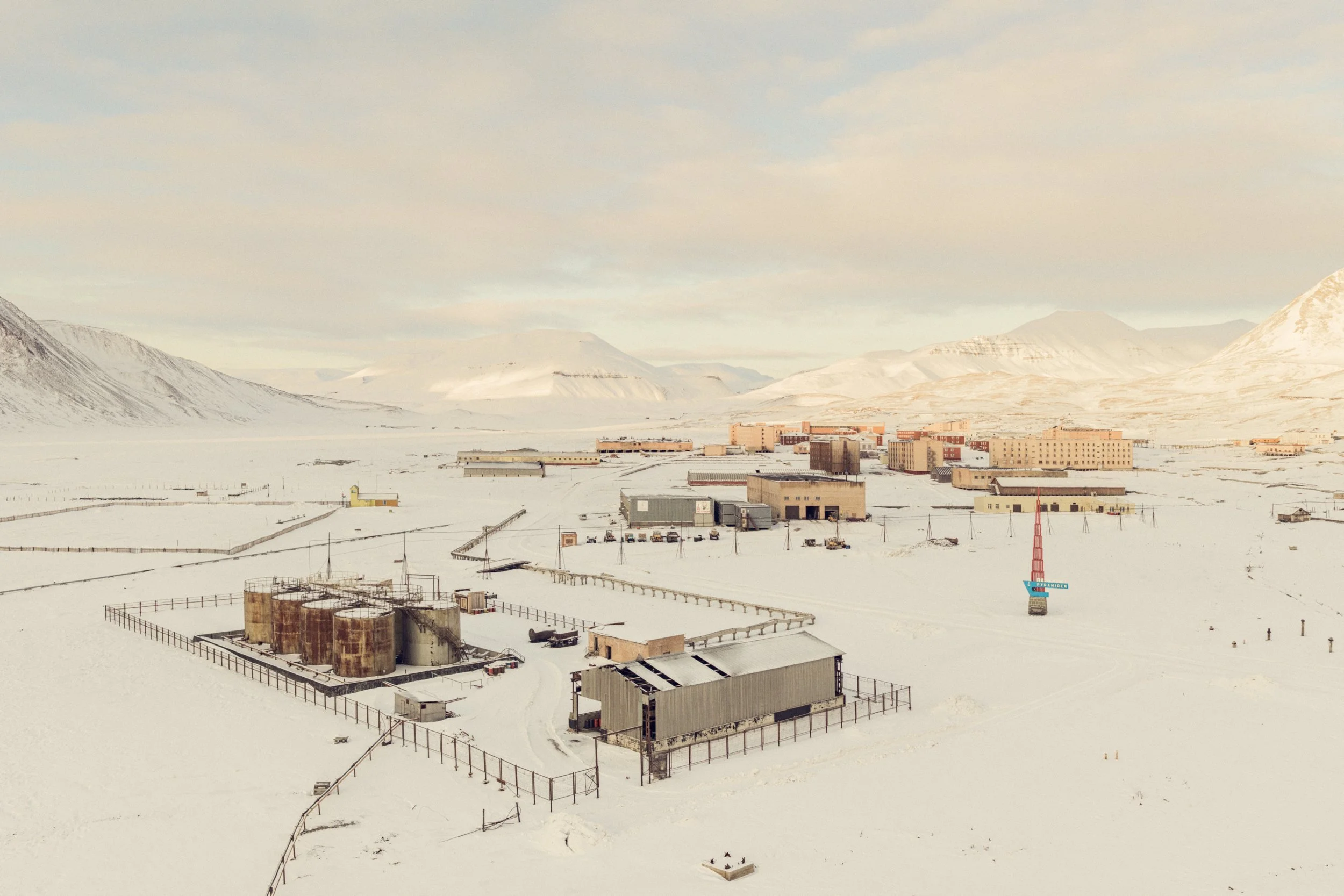 Fuel Tanks, Pyramiden