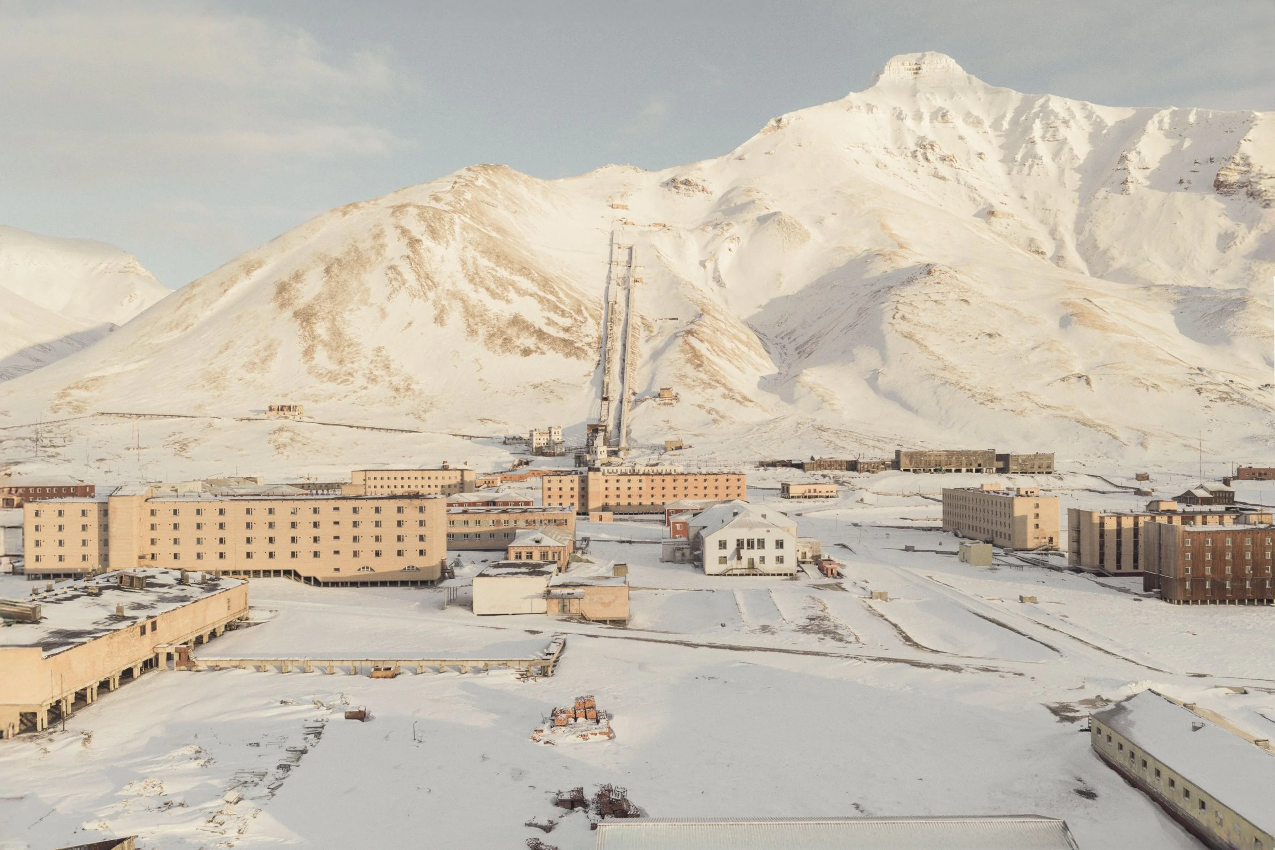 Under the Pyramid, Pyramiden