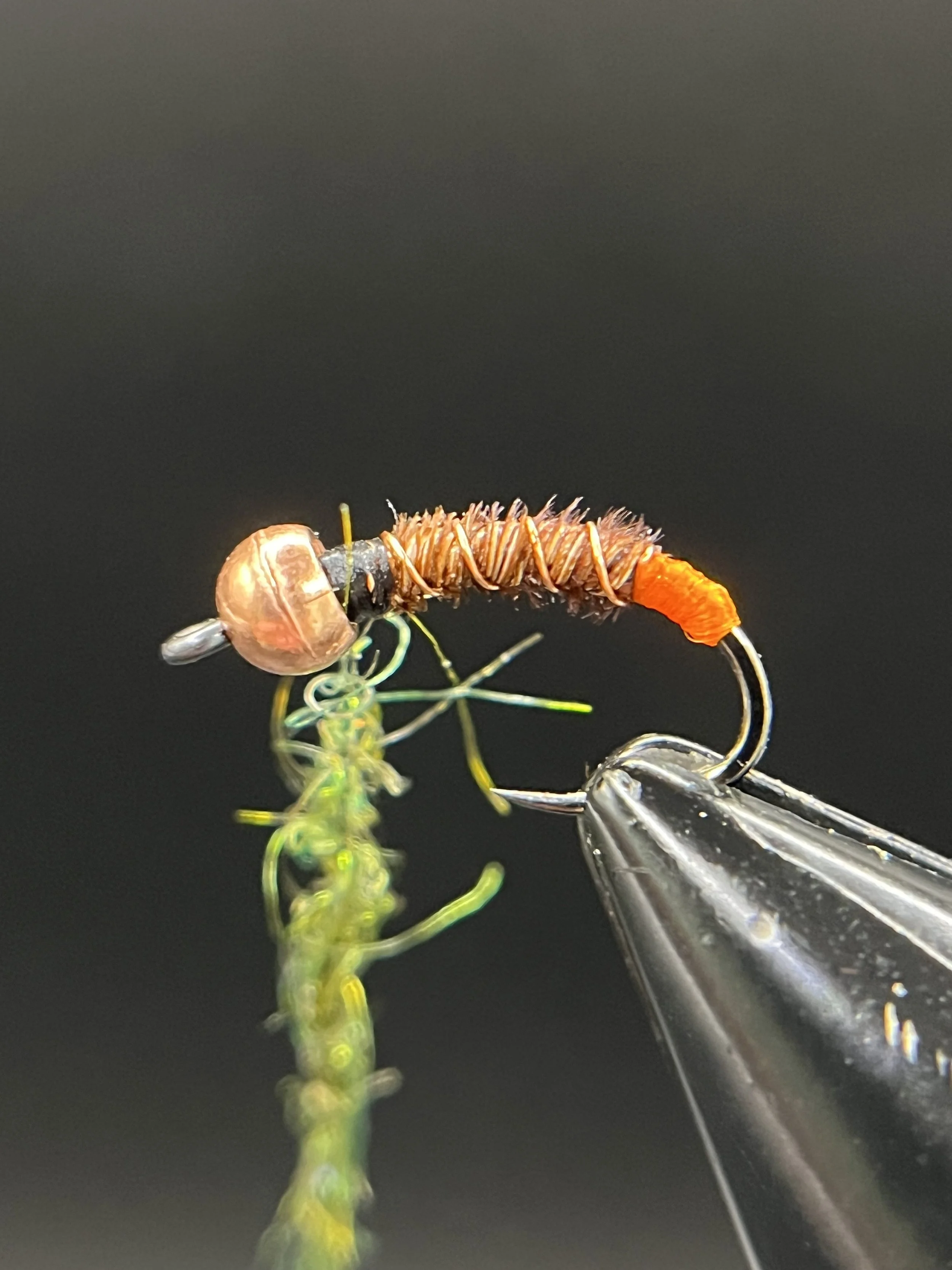 Form a dubbing noodle with the Sybai peacock dubbing