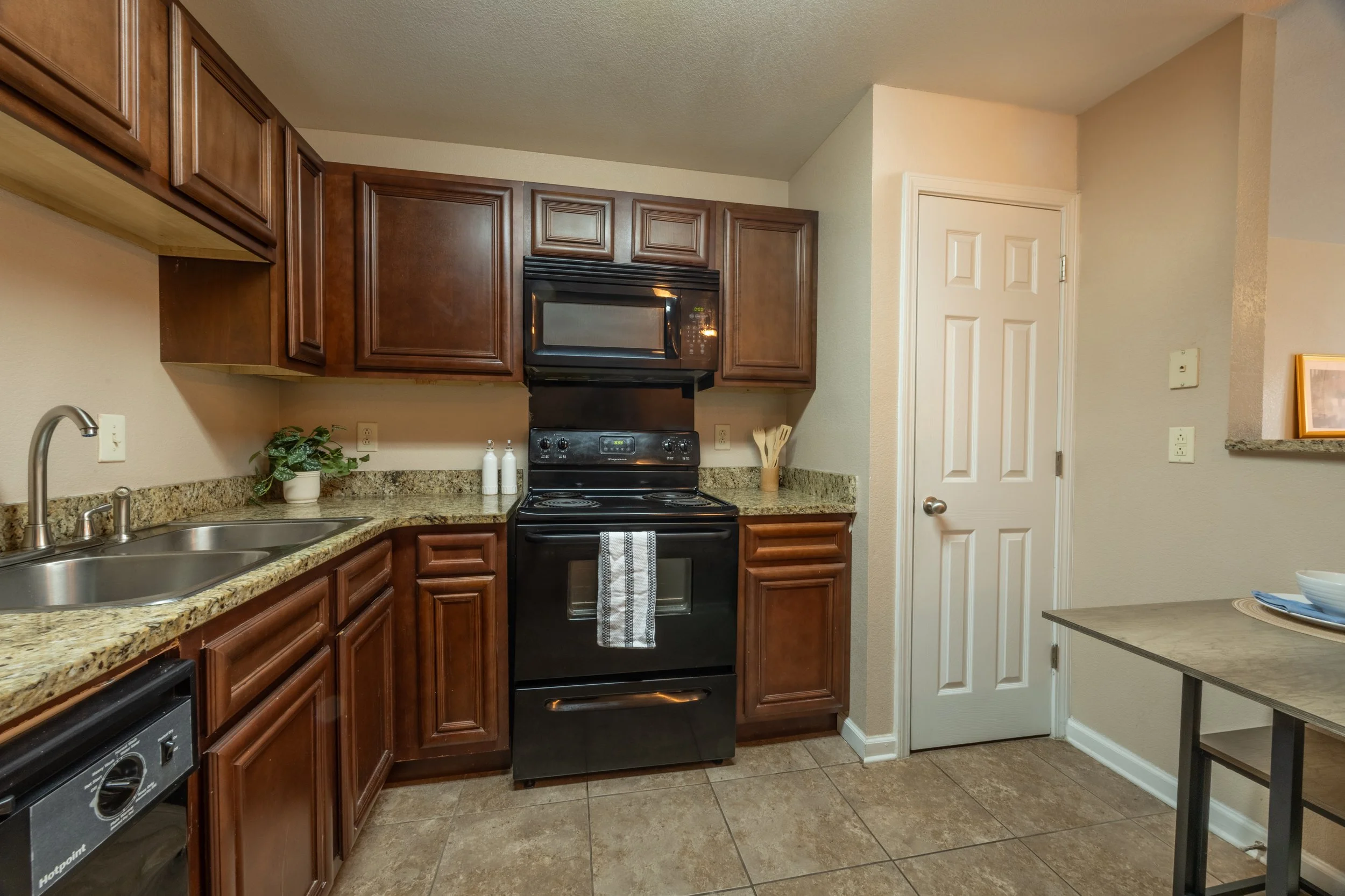 The Lodge Apt.25.jpg