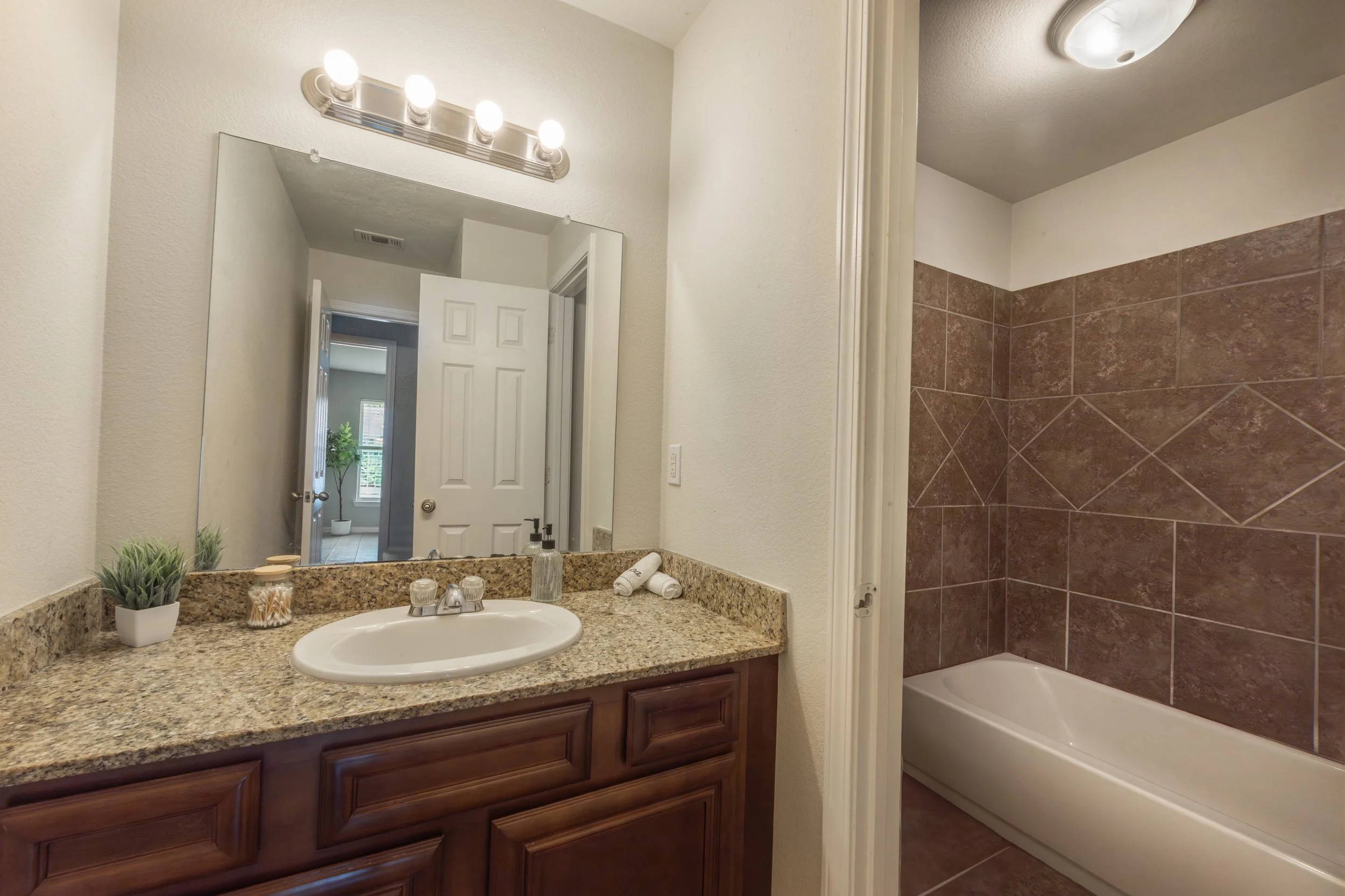 The Lodge Apt.18.jpg