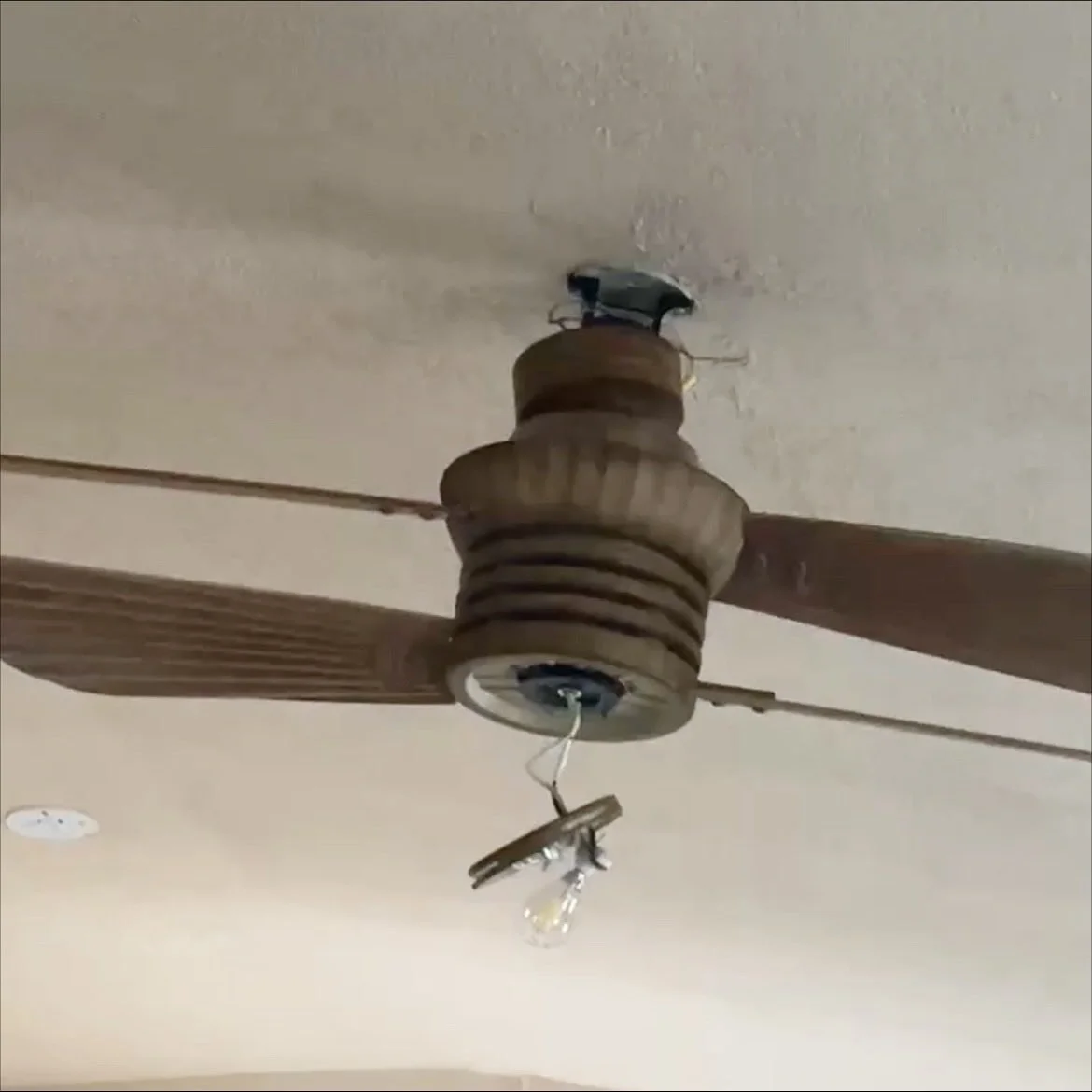 Celing Fan Install Image 1.jpg