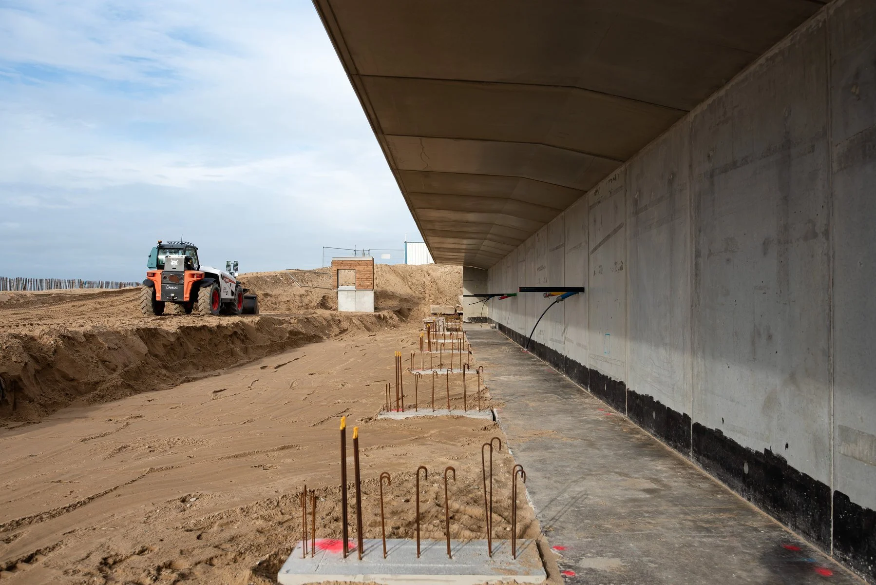 P2124 LA BAULE-FDM-MS5-DET-photo 251104 - plage-bâtiment (5).jpg