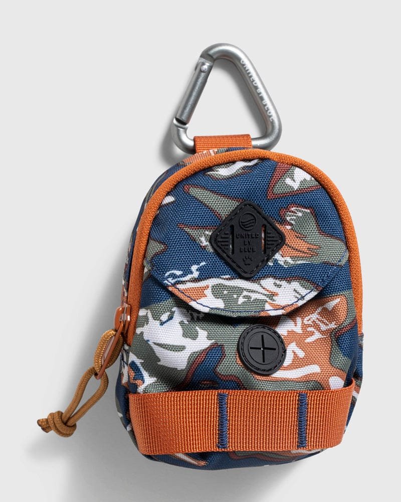 eco friendly dog walking bag dispenser attached to leash hands free setup