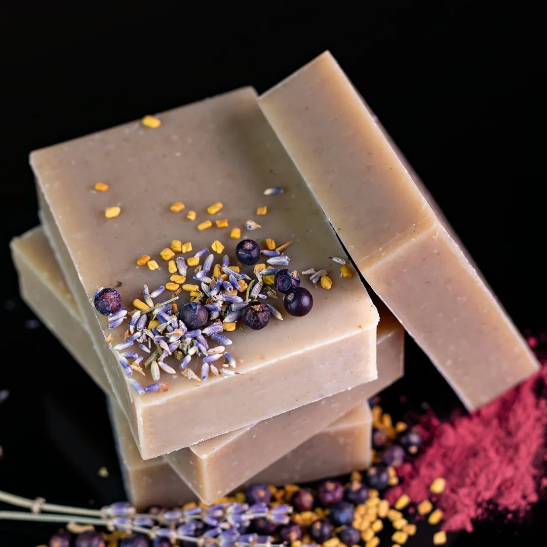 Botanical shampoo bar made with traditional Ayurvedic herbs