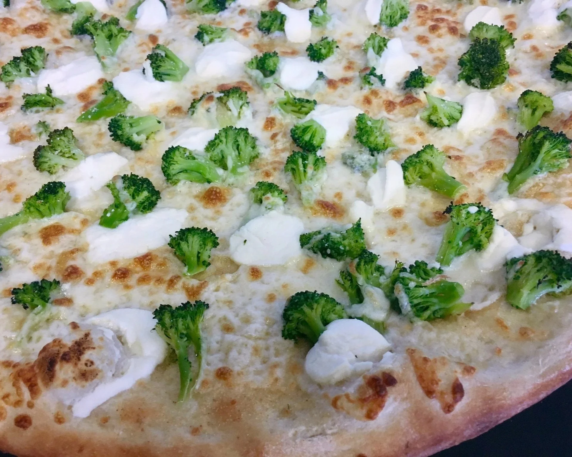 Broccoli & Ricotta Pizza (White)