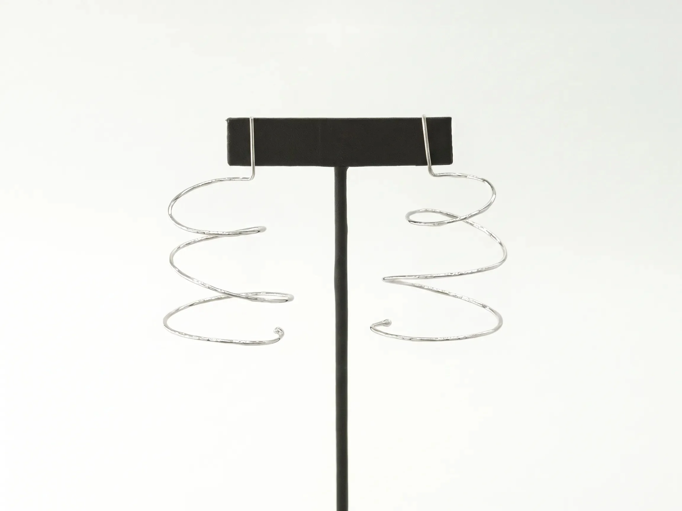 Medium coil, post