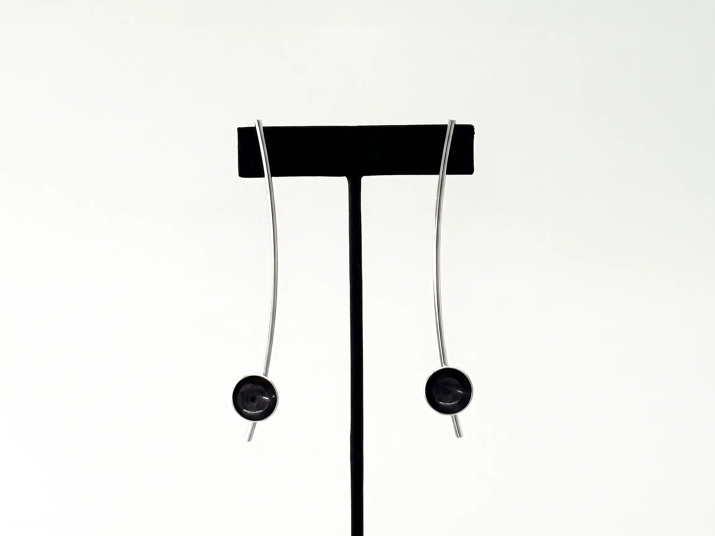Oxidized Collection-curved bar with small bowl, post