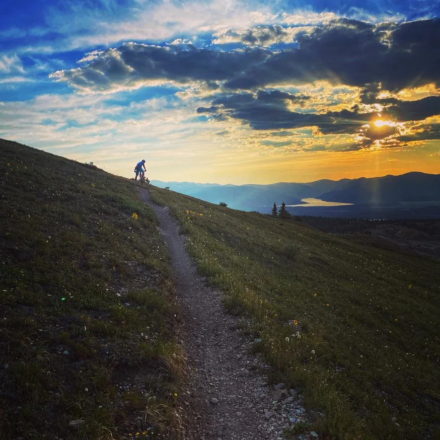 Hello, lucky buckle chasers! I&rsquo;m Christy&mdash;veteran of both the Leadville 100 MTB and RUN&mdash;and I know exactly what your body&rsquo;s up against at 10,000+ feet. I&rsquo;ll be in town with Alpenglow Mobile IV &amp; Wellness, offering tar