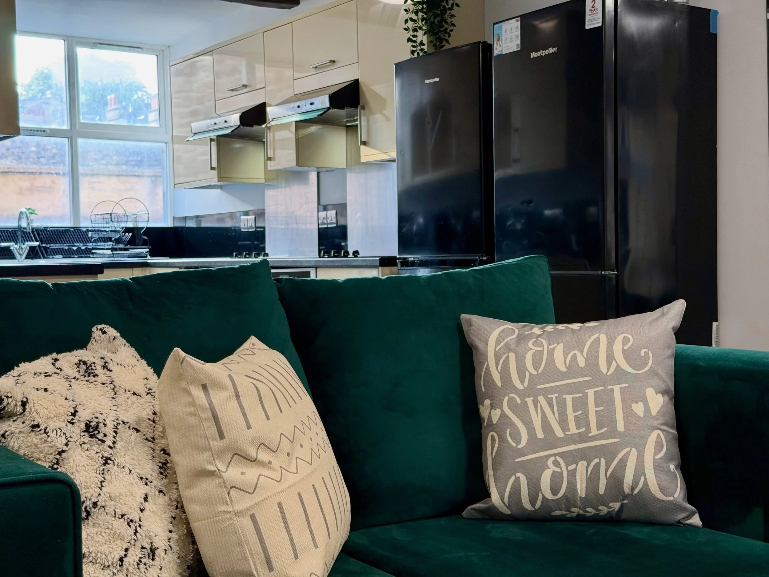 Kinda chic to call all your best mates your housemates 🫶🏻

Meet 10A New Street, our favourite 7-bedroom home, right in the very heart of Lancaster. It&rsquo;s had a makeover this summer and it&rsquo;s looking amazing, so we thought it deserved a sp