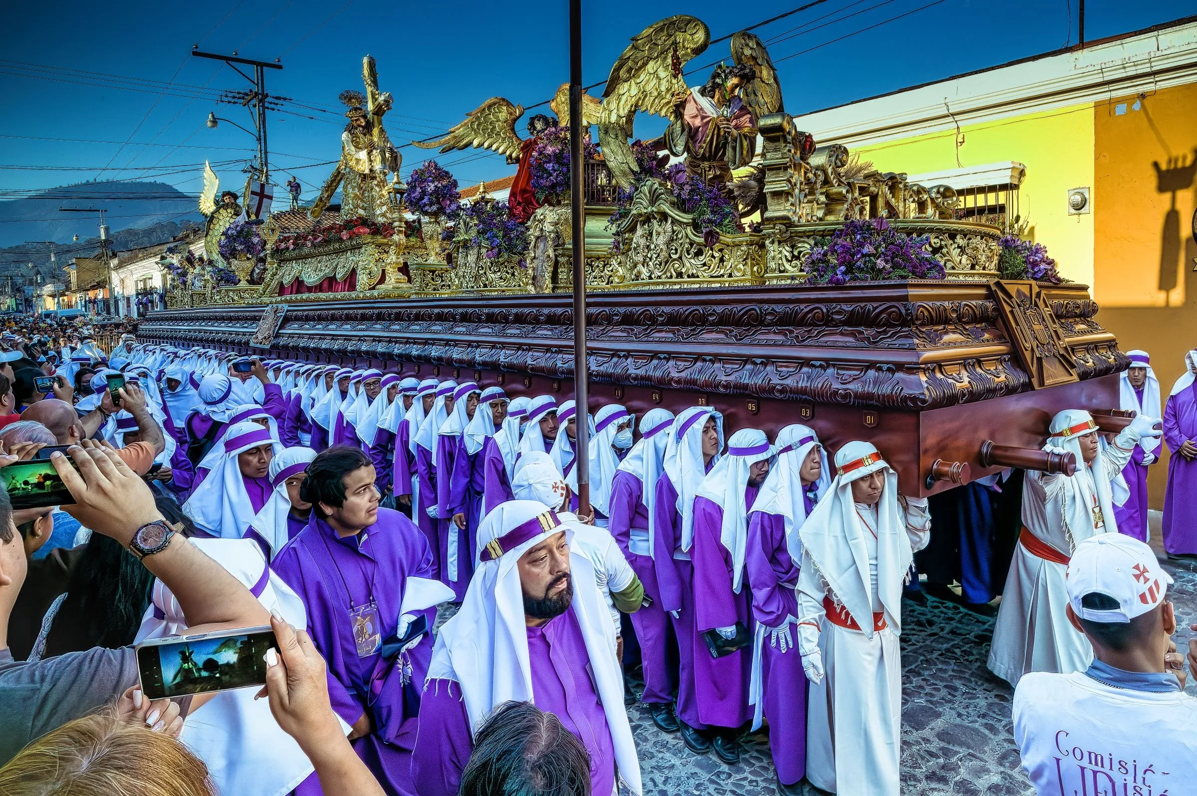 Devotees known as "cucuruchos" in Purple Robes