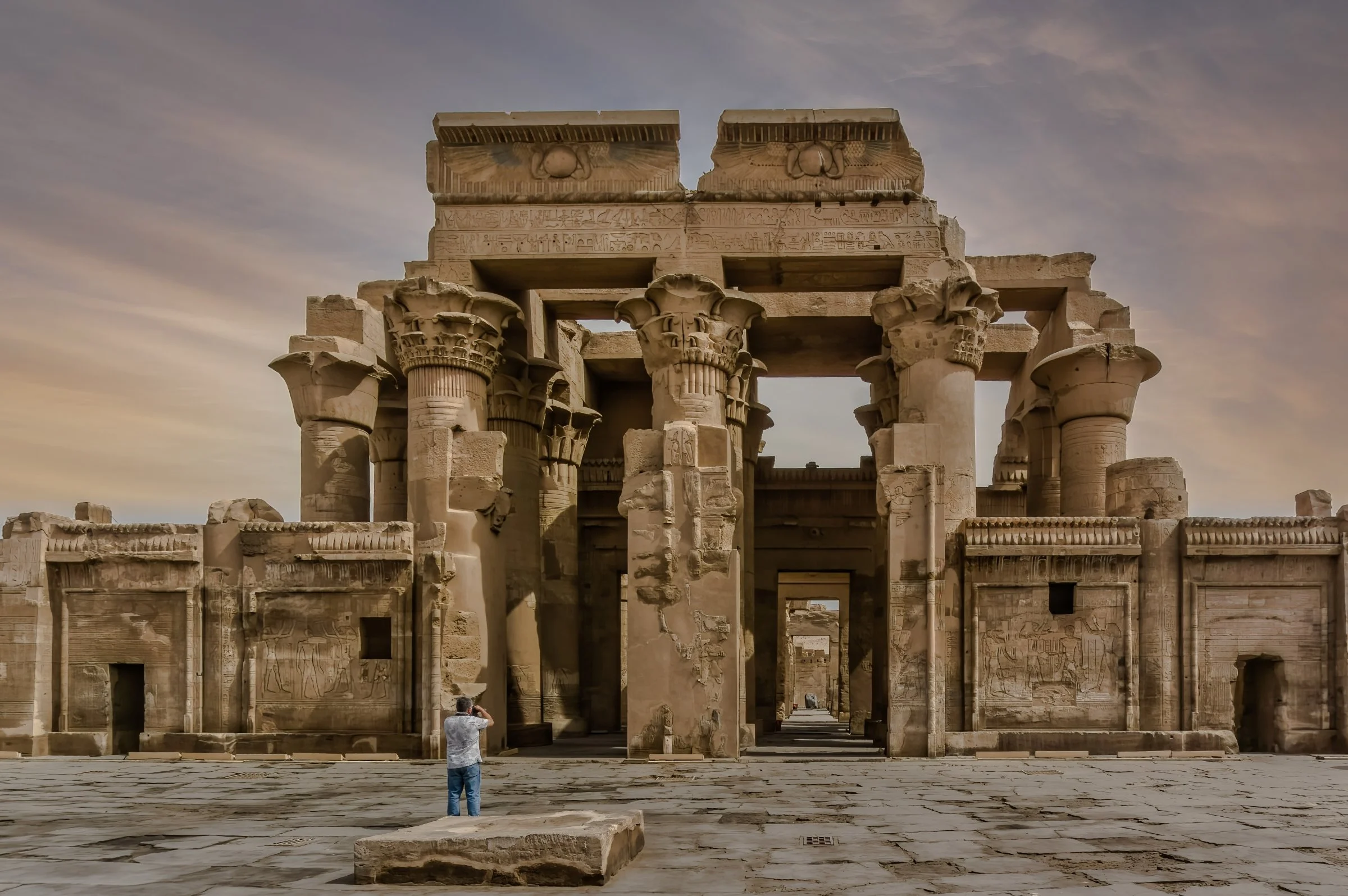 Egypt_2013_day7 009-DeNoiseAI-raw-Edit.jpg