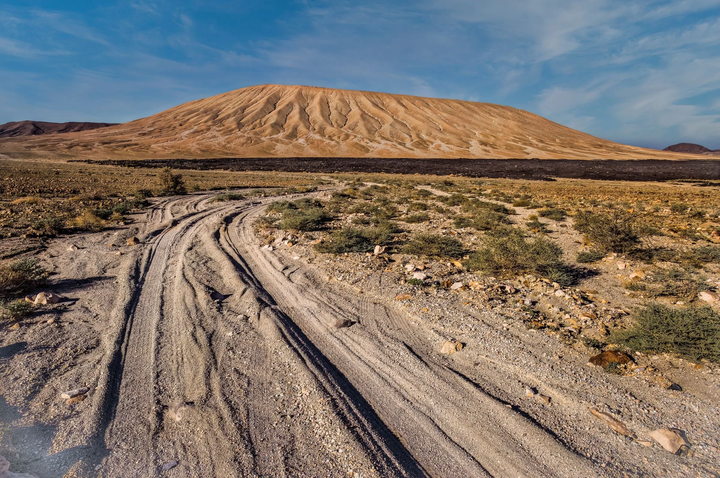 Harrar Khaybar Silica Rich White Volcano