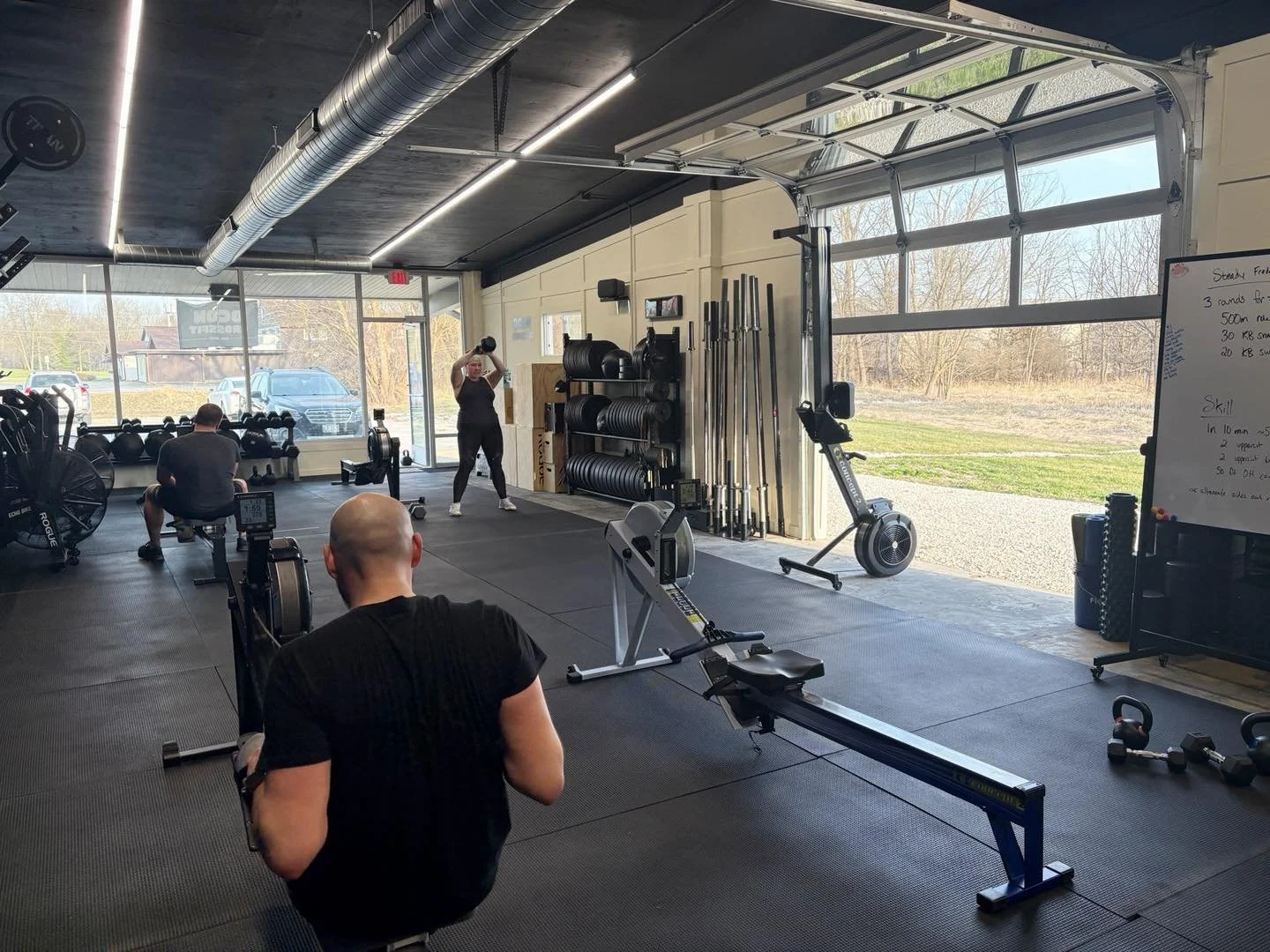 Spring weather means working out with the garage door open &amp; cool down walks outside! ☀️
Drop into a class today! 

#movement #crossfitcommunity #functionalmovement #oconcrossfit #lakecountrywi #lakecountry #gym #CrossFitCommunity #CrossFit #cros