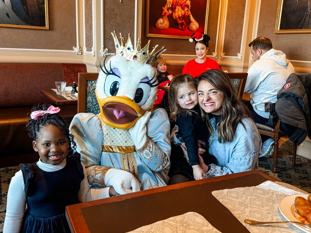 Disneyland Paris Made Easy: 1- and 2-Day Plans for Families