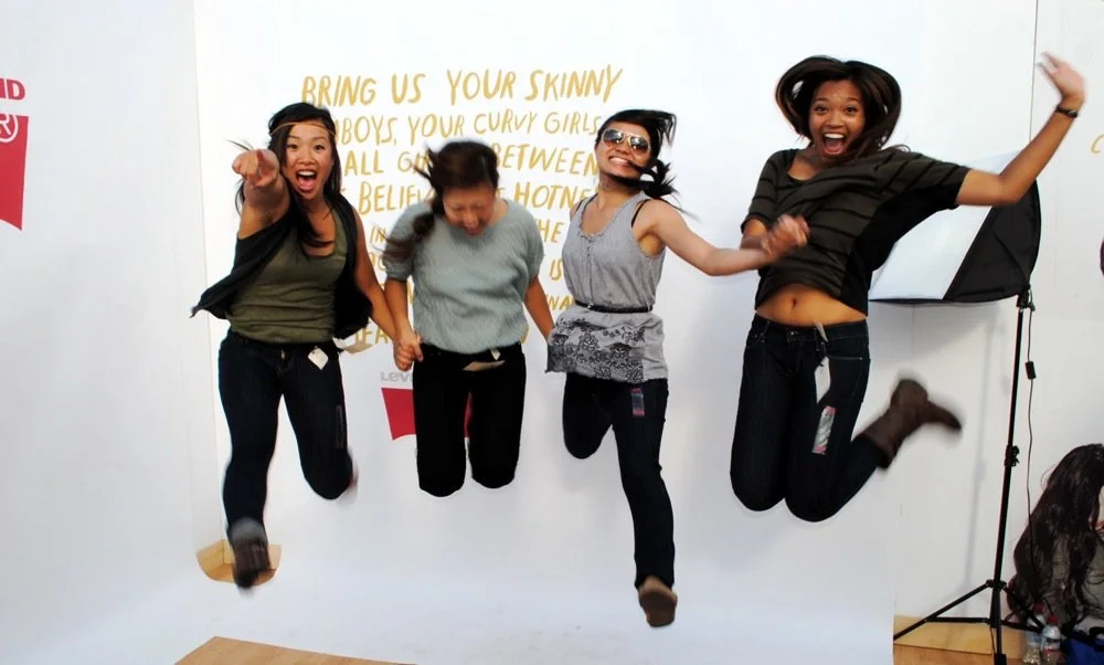 Levi’s “Mirror Mirror” Denim Tour | Across 10 College Campuses