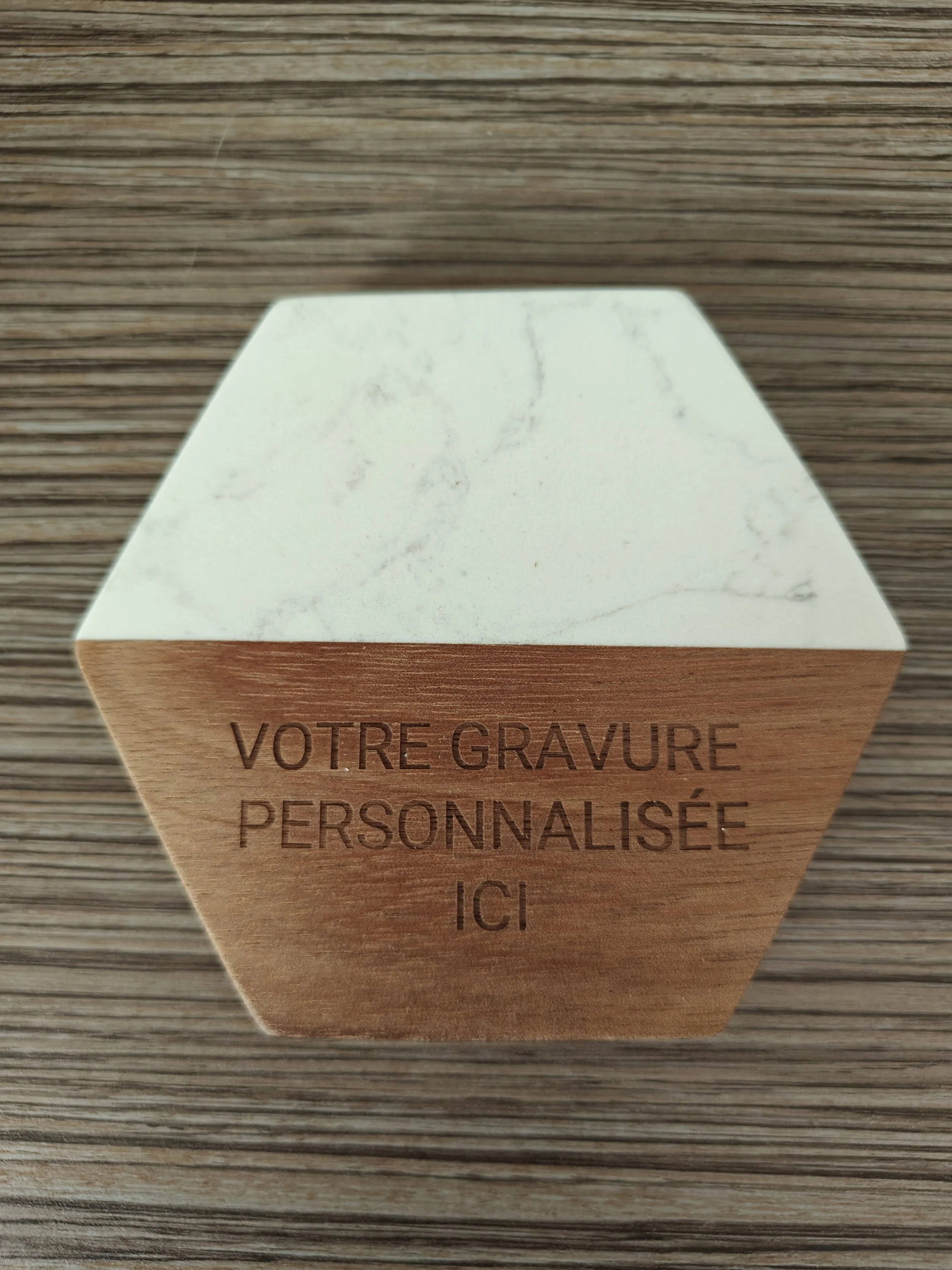 Dessous de verre personnalisé en marbre et bois
