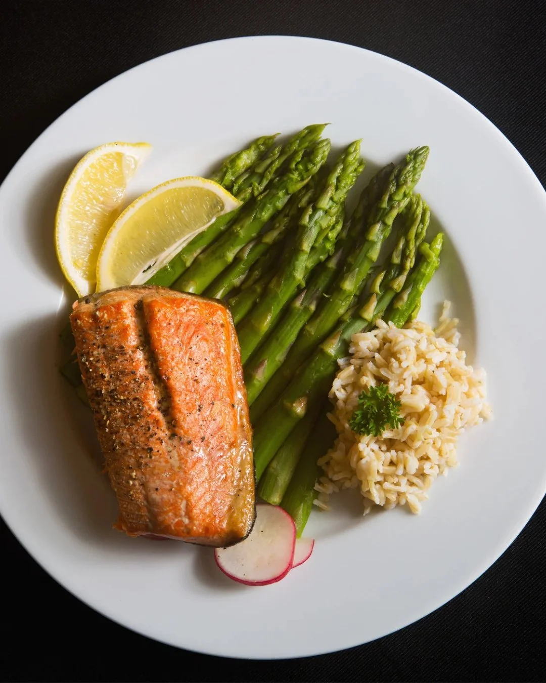 When you're booking for 2026, all meals are included when you stay with us. 🍽️

Breakfast, lunch (for the boat), dinner and snacks.

Once you return from fishing, our staff can either cook what you caught for the day or even show you tips and tricks
