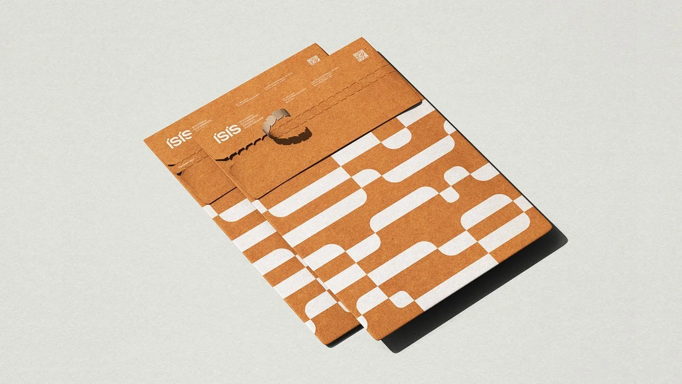 Verpakkingsontwerp in warme oranje tinten met organisch patroon voor Ísis | Branding & packaging design